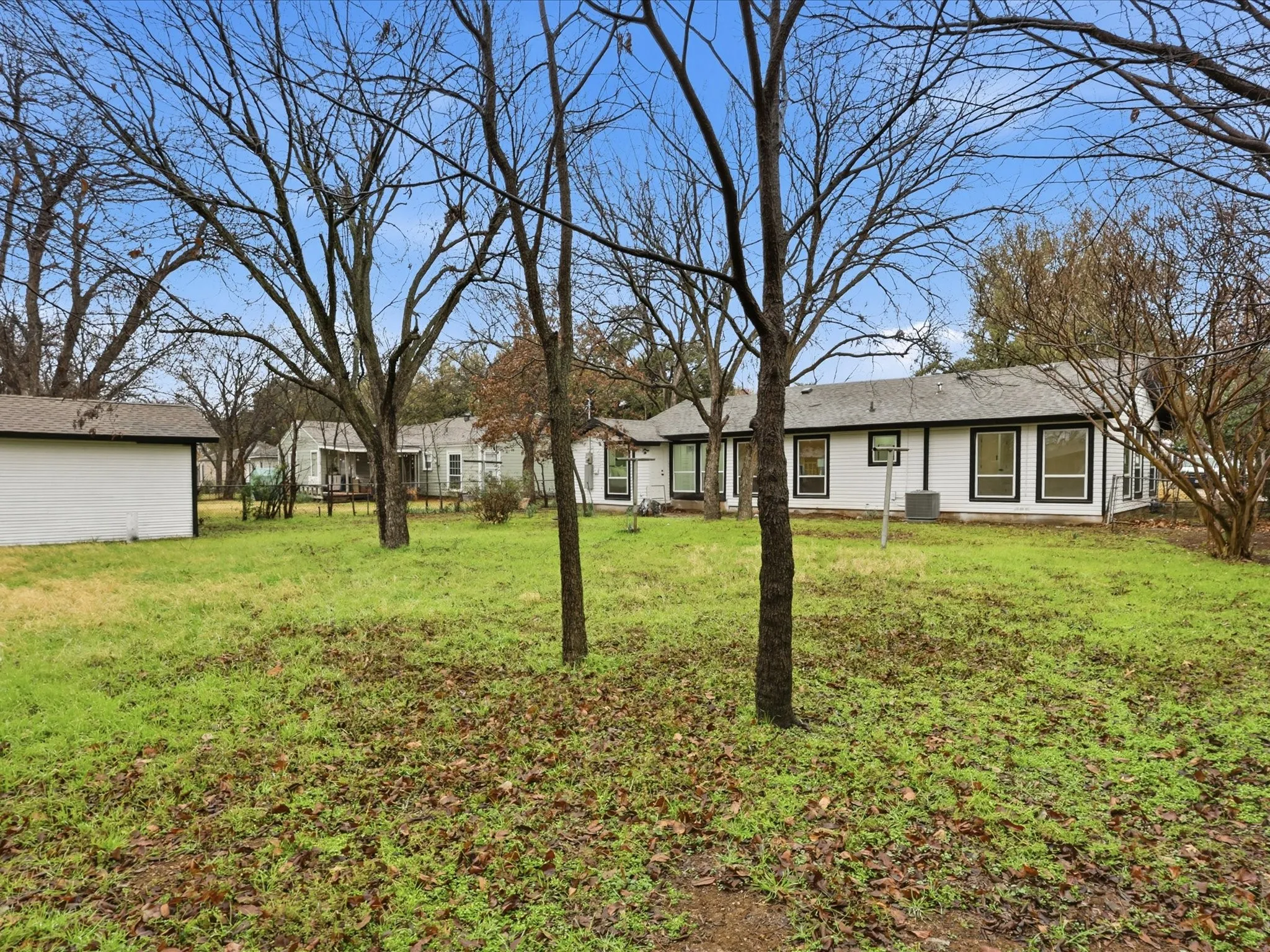 Single Family Residence For Sale in Tarrant County , 6624 Reeves Street, Richland Hills, Texas 76118, 3 Bedroom, 2 Bathroom, 1 Garage spaces, 1,464 Sqft, built in 1951, mls#21408534, Real Estate Agent in Richland Hills, Homes For Sale in Tarrant county, Homes For Sale in Richland Hills, Realtor in Richland Hills Texas, Real Estate Brokerage Independent Realty Texas, Luminita Cordes Realtor
