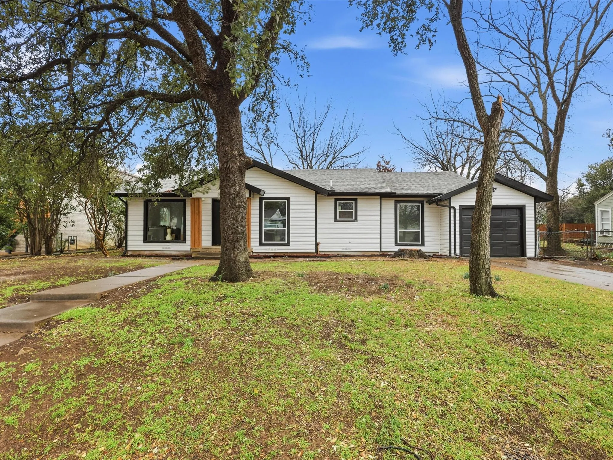 Single Family Residence For Sale in Tarrant County , 6624 Reeves Street, Richland Hills, Texas 76118, 3 Bedroom, 2 Bathroom, 1 Garage spaces, 1,464 Sqft, built in 1951, mls#21408534, Real Estate Agent in Richland Hills, Homes For Sale in Tarrant county, Homes For Sale in Richland Hills, Realtor in Richland Hills Texas, Real Estate Brokerage Independent Realty Texas, Luminita Cordes Realtor