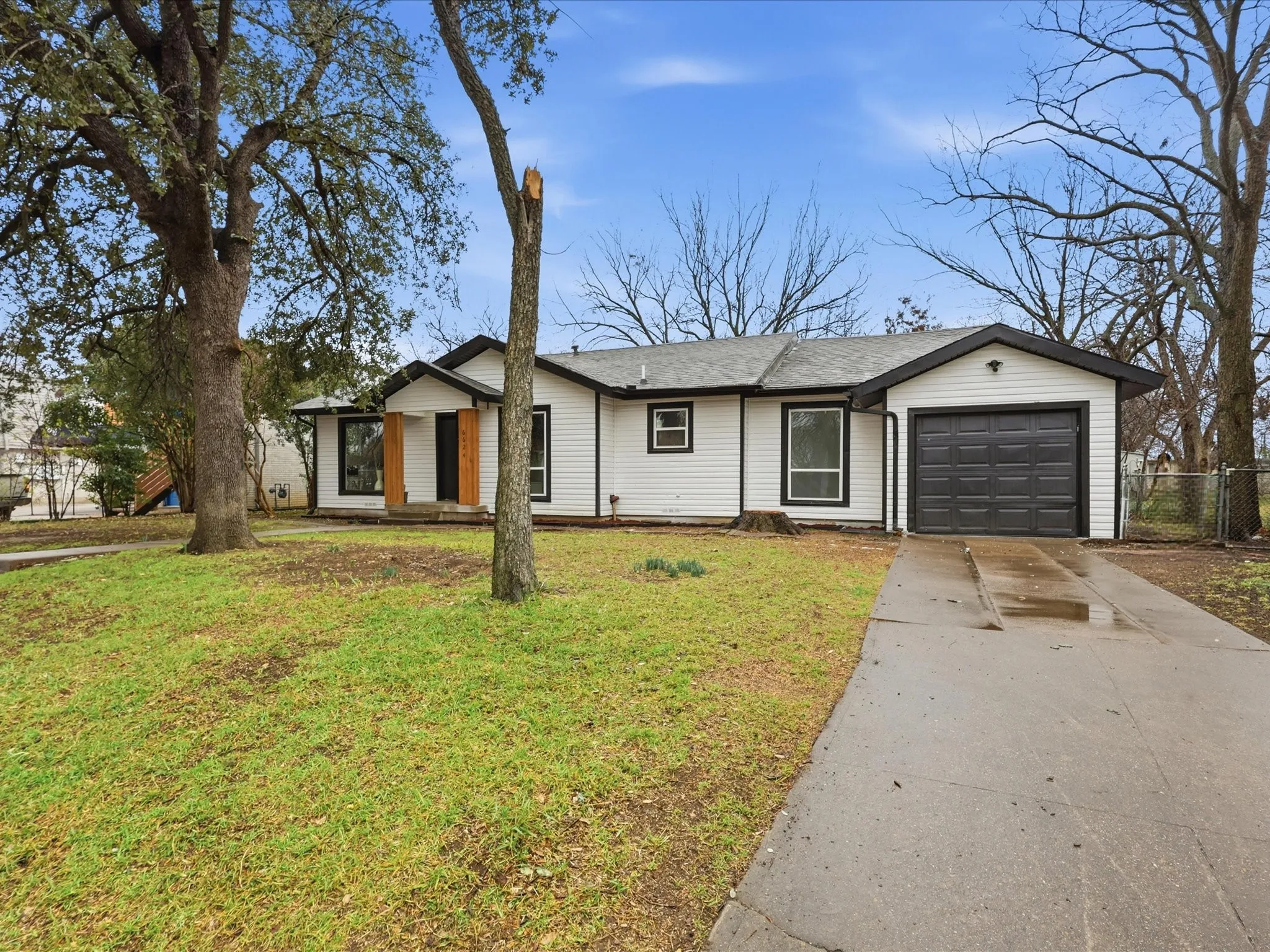 Single Family Residence For Sale in Tarrant County , 6624 Reeves Street, Richland Hills, Texas 76118, 3 Bedroom, 2 Bathroom, 1 Garage spaces, 1,464 Sqft, built in 1951, mls#21408534, Real Estate Agent in Richland Hills, Homes For Sale in Tarrant county, Homes For Sale in Richland Hills, Realtor in Richland Hills Texas, Real Estate Brokerage Independent Realty Texas, Luminita Cordes Realtor