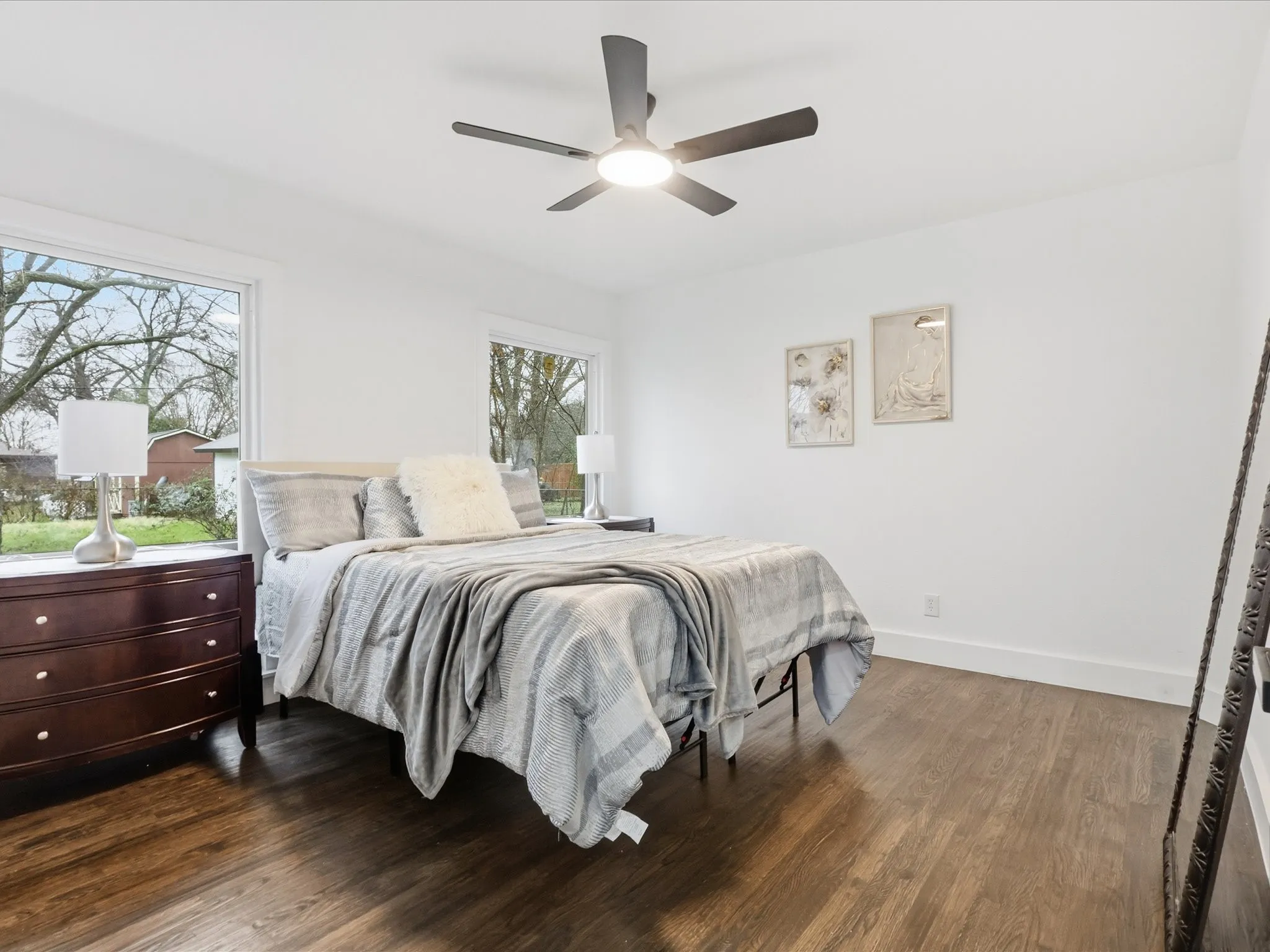 Single Family Residence For Sale in Tarrant County , 6624 Reeves Street, Richland Hills, Texas 76118, 3 Bedroom, 2 Bathroom, 1 Garage spaces, 1,464 Sqft, built in 1951, mls#21408534, Real Estate Agent in Richland Hills, Homes For Sale in Tarrant county, Homes For Sale in Richland Hills, Realtor in Richland Hills Texas, Real Estate Brokerage Independent Realty Texas, Luminita Cordes Realtor