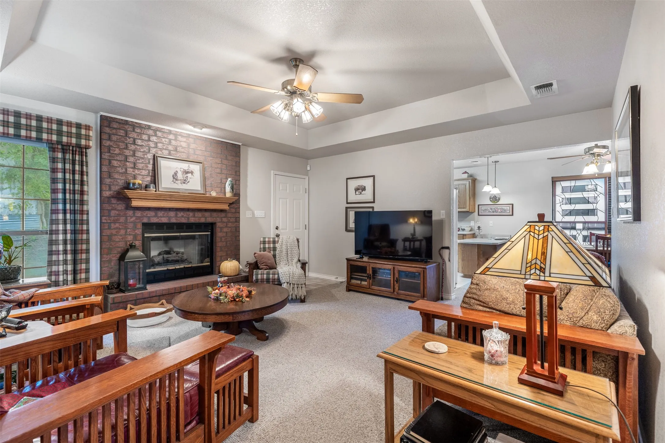 Single Family Residence For Sale in Grayson County , 305 Ross Avenue, Denison, Texas 75020, 3 Bedroom, 2 Bathroom, 2 Garage spaces, 1,494 Sqft, built in 1997, mls#21406772, Real Estate Agent in Denison, Homes For Sale in Grayson county, Homes For Sale in Denison, Realtor in Denison Texas, Real Estate Brokerage Independent Realty Texas, Luminita Cordes Realtor