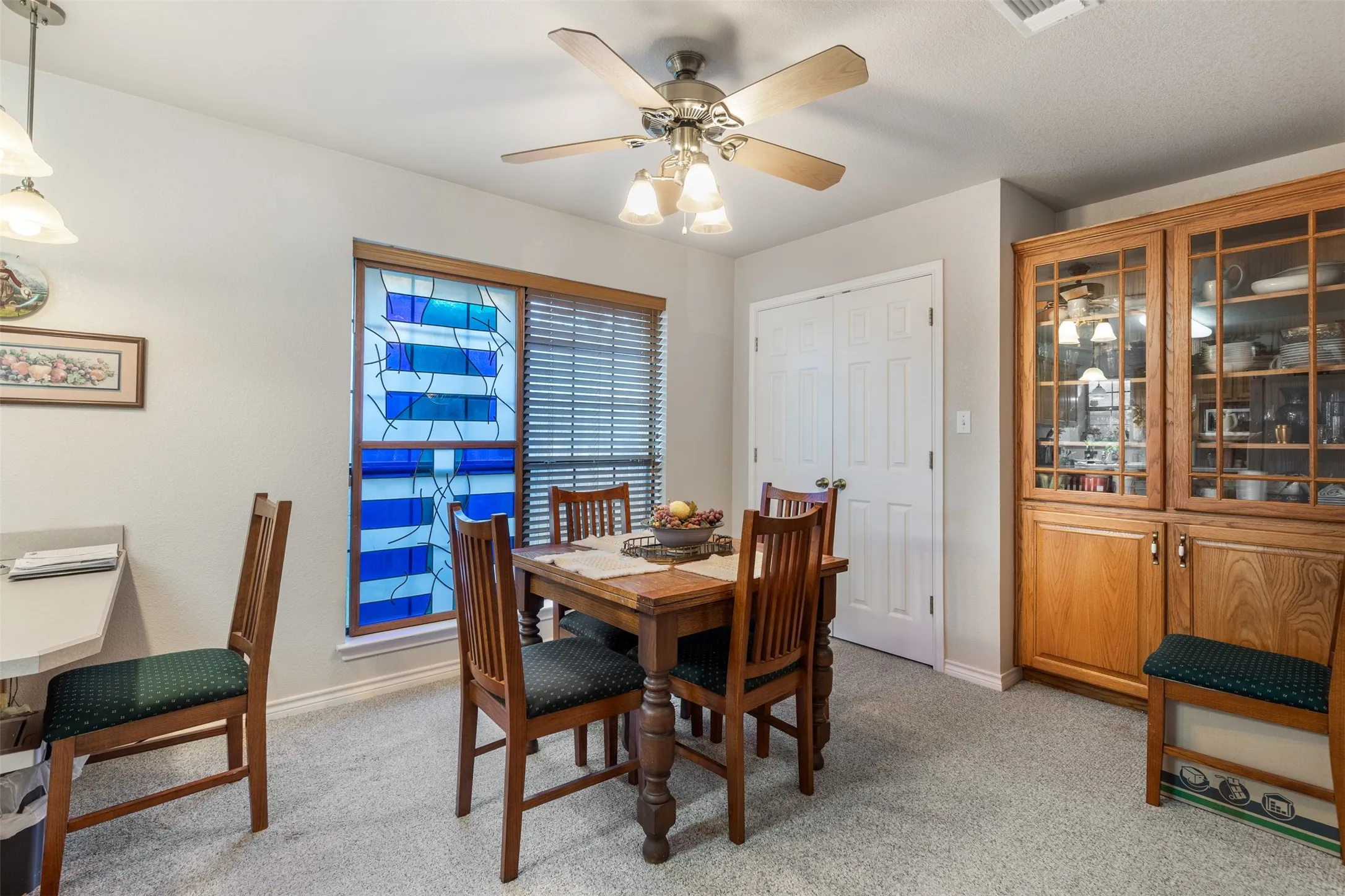 Single Family Residence For Sale in Grayson County , 305 Ross Avenue, Denison, Texas 75020, 3 Bedroom, 2 Bathroom, 2 Garage spaces, 1,494 Sqft, built in 1997, mls#21406772, Real Estate Agent in Denison, Homes For Sale in Grayson county, Homes For Sale in Denison, Realtor in Denison Texas, Real Estate Brokerage Independent Realty Texas, Luminita Cordes Realtor