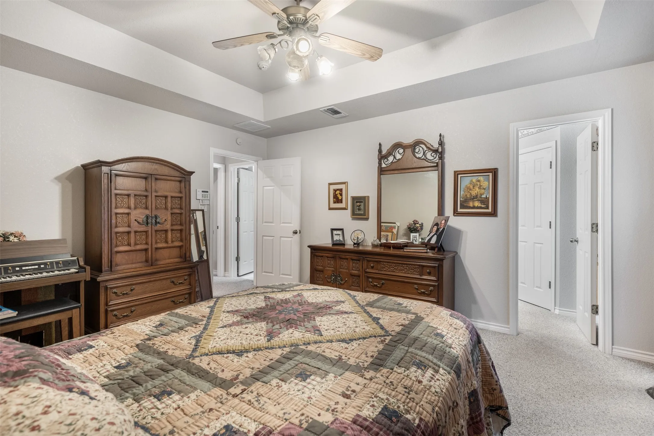 Single Family Residence For Sale in Grayson County , 305 Ross Avenue, Denison, Texas 75020, 3 Bedroom, 2 Bathroom, 2 Garage spaces, 1,494 Sqft, built in 1997, mls#21406772, Real Estate Agent in Denison, Homes For Sale in Grayson county, Homes For Sale in Denison, Realtor in Denison Texas, Real Estate Brokerage Independent Realty Texas, Luminita Cordes Realtor