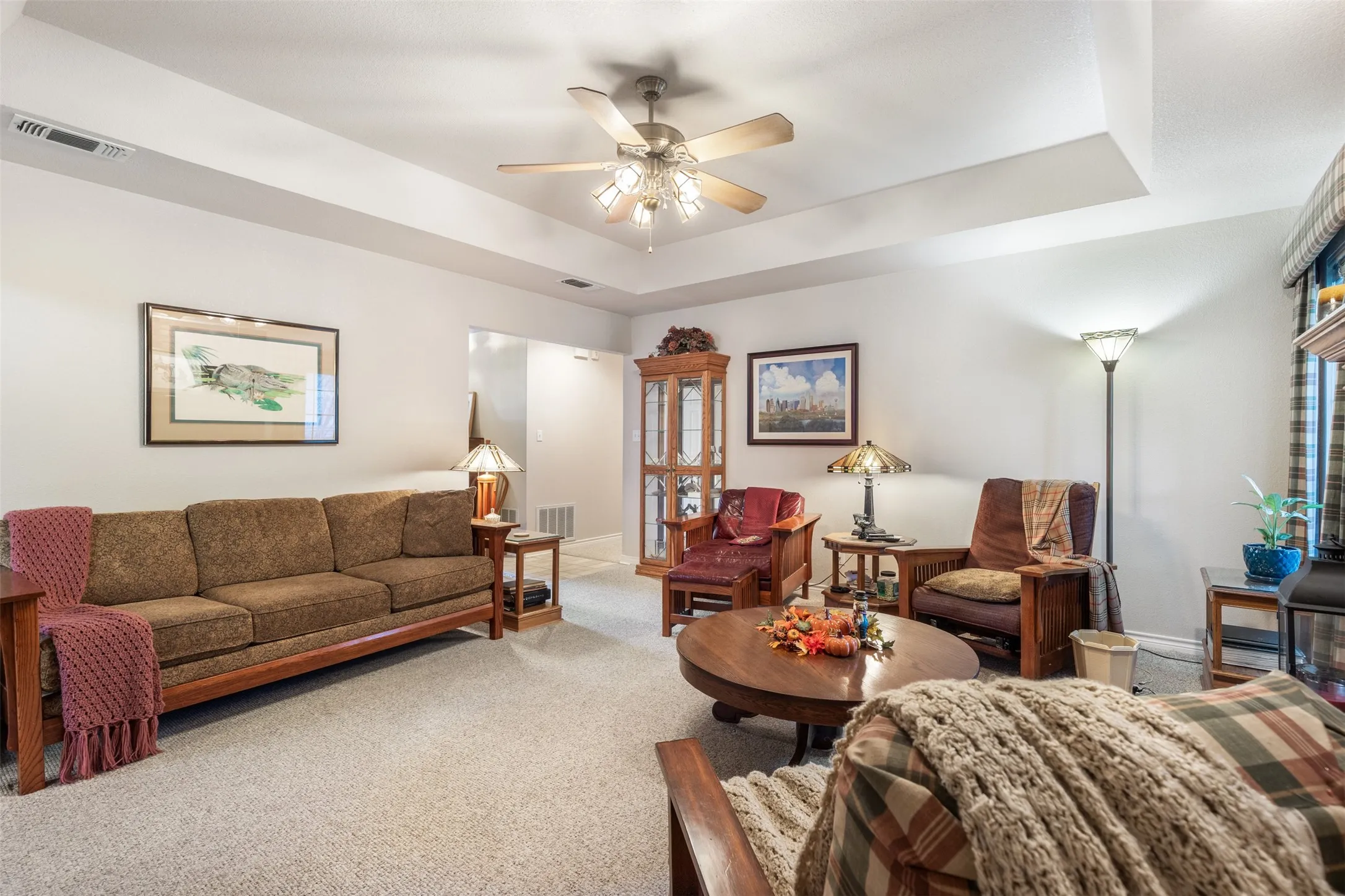 Single Family Residence For Sale in Grayson County , 305 Ross Avenue, Denison, Texas 75020, 3 Bedroom, 2 Bathroom, 2 Garage spaces, 1,494 Sqft, built in 1997, mls#21406772, Real Estate Agent in Denison, Homes For Sale in Grayson county, Homes For Sale in Denison, Realtor in Denison Texas, Real Estate Brokerage Independent Realty Texas, Luminita Cordes Realtor