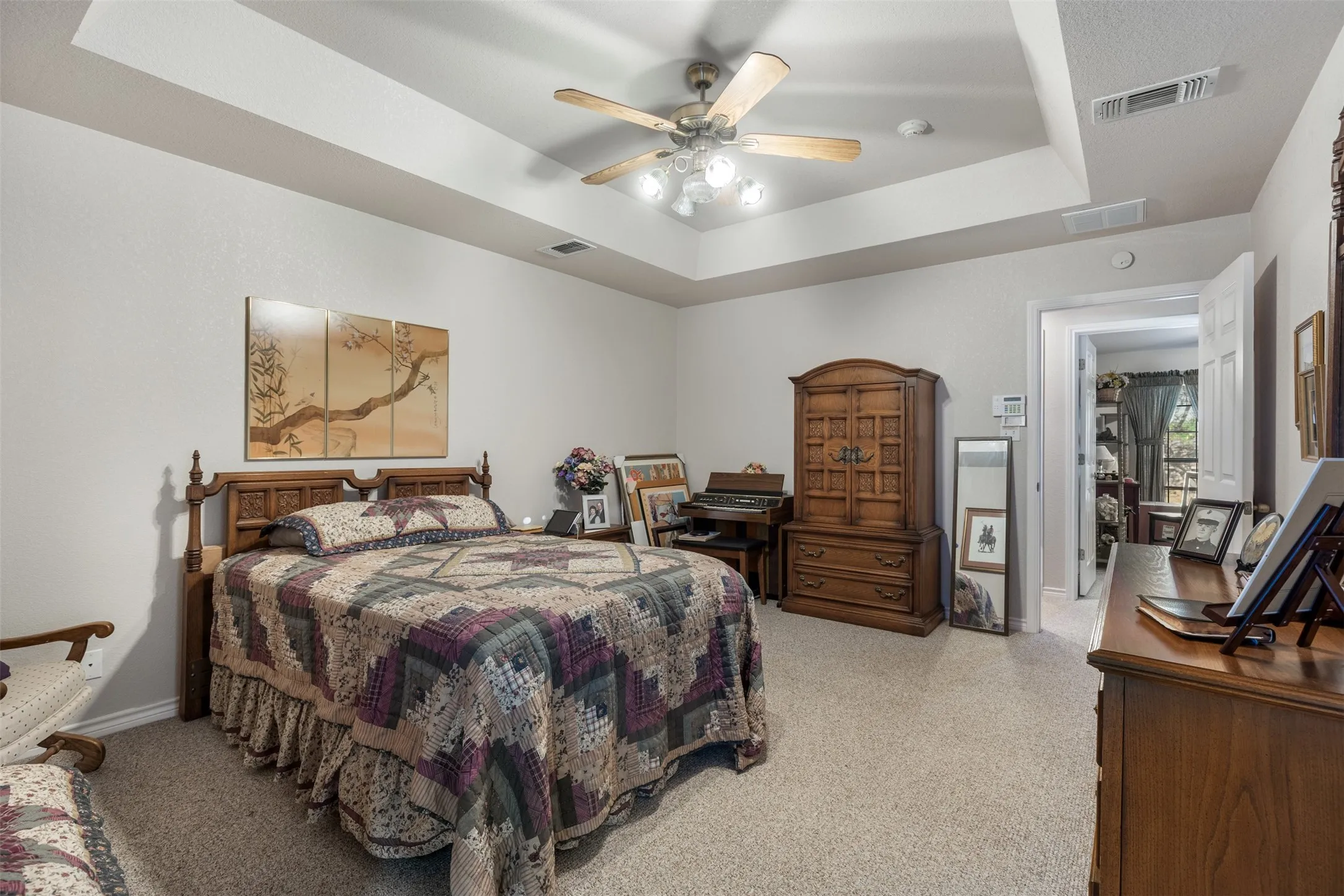 Single Family Residence For Sale in Grayson County , 305 Ross Avenue, Denison, Texas 75020, 3 Bedroom, 2 Bathroom, 2 Garage spaces, 1,494 Sqft, built in 1997, mls#21406772, Real Estate Agent in Denison, Homes For Sale in Grayson county, Homes For Sale in Denison, Realtor in Denison Texas, Real Estate Brokerage Independent Realty Texas, Luminita Cordes Realtor