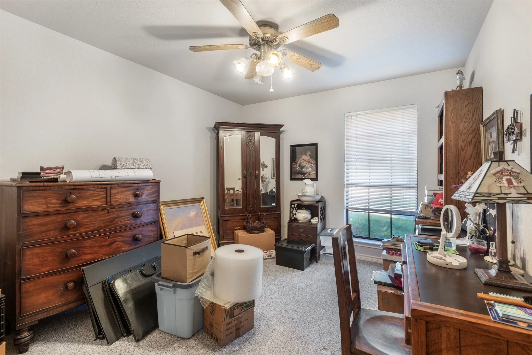 Single Family Residence For Sale in Grayson County , 305 Ross Avenue, Denison, Texas 75020, 3 Bedroom, 2 Bathroom, 2 Garage spaces, 1,494 Sqft, built in 1997, mls#21406772, Real Estate Agent in Denison, Homes For Sale in Grayson county, Homes For Sale in Denison, Realtor in Denison Texas, Real Estate Brokerage Independent Realty Texas, Luminita Cordes Realtor