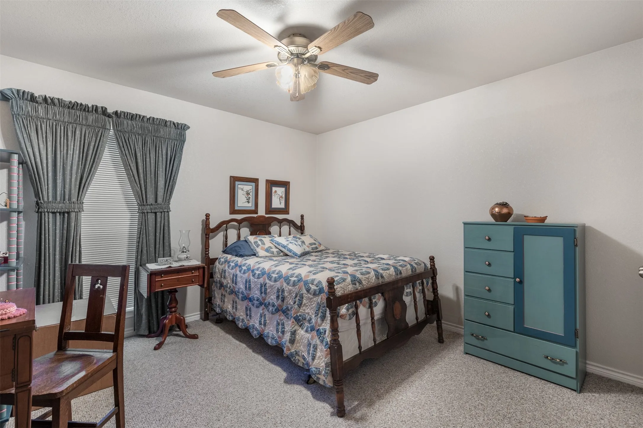 Single Family Residence For Sale in Grayson County , 305 Ross Avenue, Denison, Texas 75020, 3 Bedroom, 2 Bathroom, 2 Garage spaces, 1,494 Sqft, built in 1997, mls#21406772, Real Estate Agent in Denison, Homes For Sale in Grayson county, Homes For Sale in Denison, Realtor in Denison Texas, Real Estate Brokerage Independent Realty Texas, Luminita Cordes Realtor