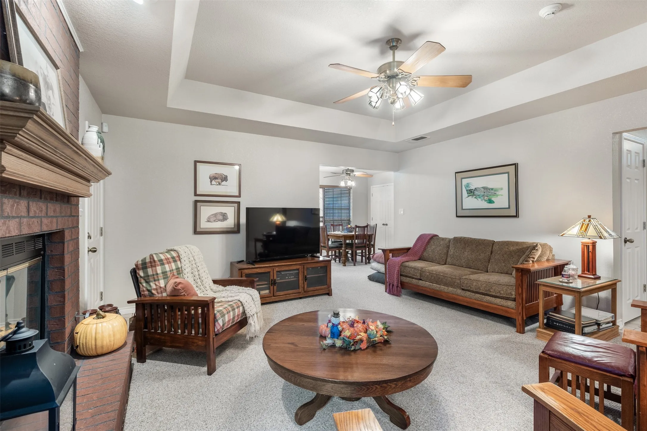 Single Family Residence For Sale in Grayson County , 305 Ross Avenue, Denison, Texas 75020, 3 Bedroom, 2 Bathroom, 2 Garage spaces, 1,494 Sqft, built in 1997, mls#21406772, Real Estate Agent in Denison, Homes For Sale in Grayson county, Homes For Sale in Denison, Realtor in Denison Texas, Real Estate Brokerage Independent Realty Texas, Luminita Cordes Realtor