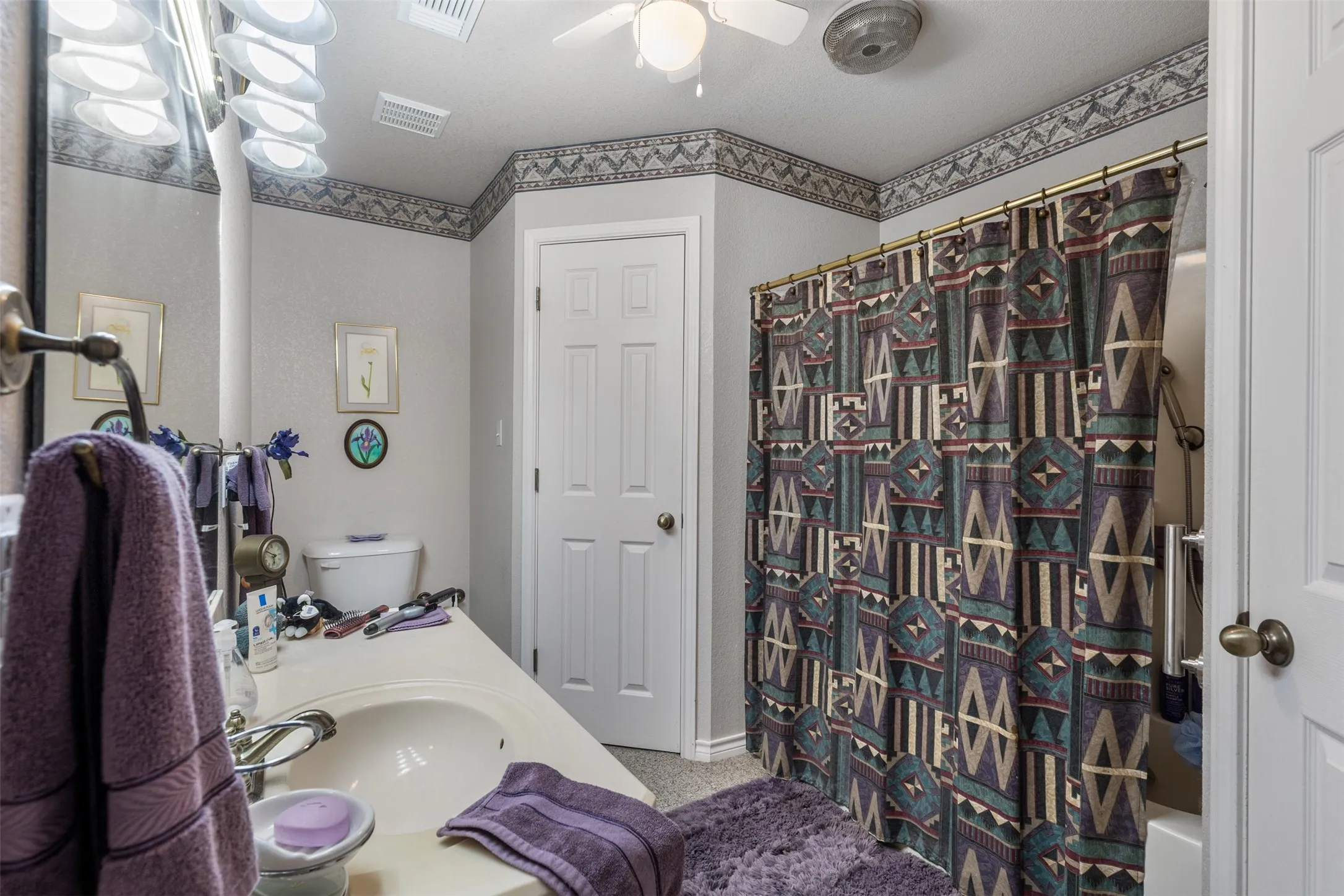 Single Family Residence For Sale in Grayson County , 305 Ross Avenue, Denison, Texas 75020, 3 Bedroom, 2 Bathroom, 2 Garage spaces, 1,494 Sqft, built in 1997, mls#21406772, Real Estate Agent in Denison, Homes For Sale in Grayson county, Homes For Sale in Denison, Realtor in Denison Texas, Real Estate Brokerage Independent Realty Texas, Luminita Cordes Realtor