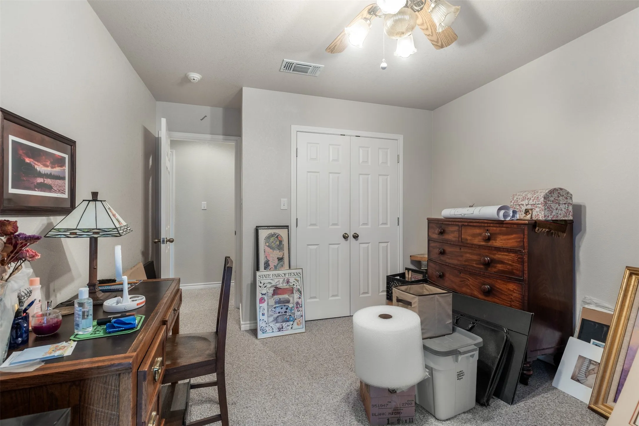 Single Family Residence For Sale in Grayson County , 305 Ross Avenue, Denison, Texas 75020, 3 Bedroom, 2 Bathroom, 2 Garage spaces, 1,494 Sqft, built in 1997, mls#21406772, Real Estate Agent in Denison, Homes For Sale in Grayson county, Homes For Sale in Denison, Realtor in Denison Texas, Real Estate Brokerage Independent Realty Texas, Luminita Cordes Realtor