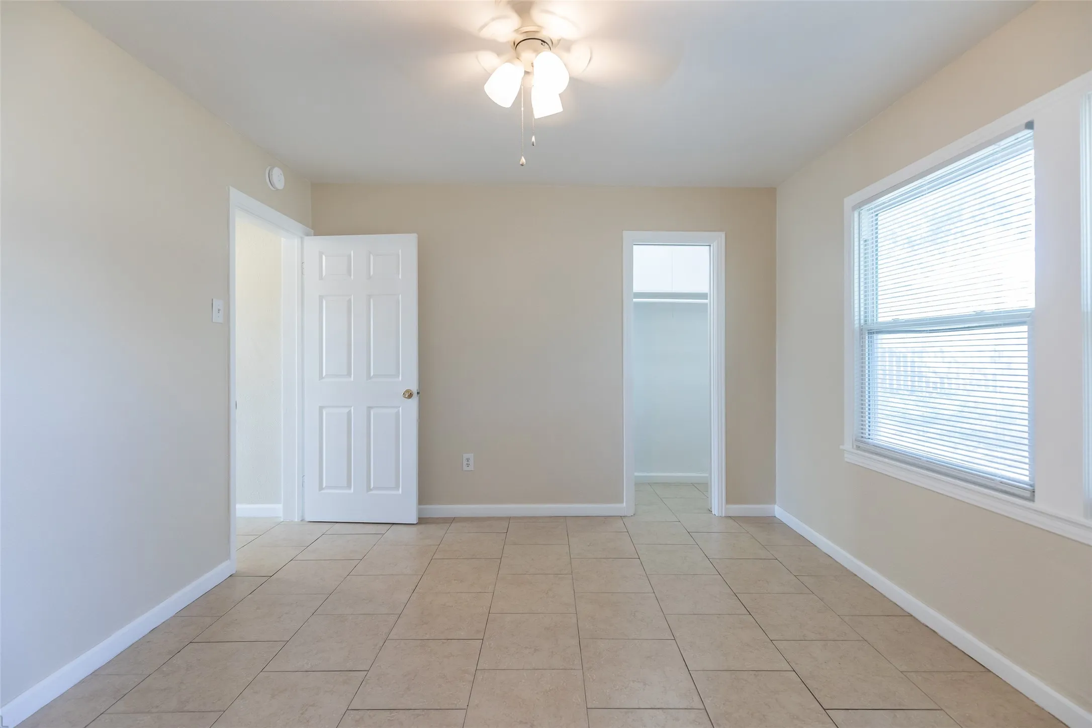 Single Family Residence For Sale in Taylor County , 1825 Marshall Street, Abilene, Texas 79605, 3 Bedroom, 1 Bathroom, Garage spaces, 1,075 Sqft, built in 1950, mls#21408614, Real Estate Agent in Abilene, Homes For Sale in Taylor county, Homes For Sale in Abilene, Realtor in Abilene Texas, Real Estate Brokerage Independent Realty Texas, Luminita Cordes Realtor