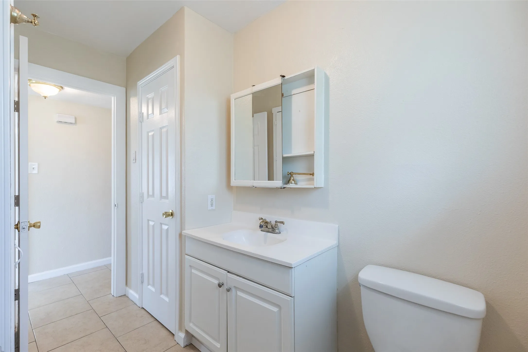 Single Family Residence For Sale in Taylor County , 1825 Marshall Street, Abilene, Texas 79605, 3 Bedroom, 1 Bathroom, Garage spaces, 1,075 Sqft, built in 1950, mls#21408614, Real Estate Agent in Abilene, Homes For Sale in Taylor county, Homes For Sale in Abilene, Realtor in Abilene Texas, Real Estate Brokerage Independent Realty Texas, Luminita Cordes Realtor