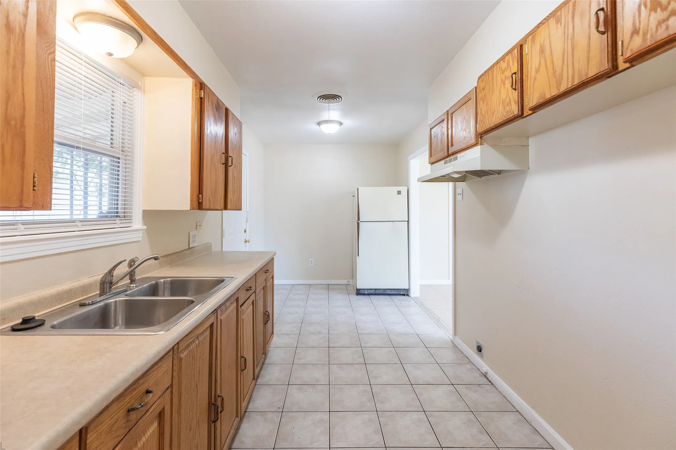 Single Family Residence For Sale in Taylor County , 1825 Marshall Street, Abilene, Texas 79605, 3 Bedroom, 1 Bathroom, Garage spaces, 1,075 Sqft, built in 1950, mls#21408614, Real Estate Agent in Abilene, Homes For Sale in Taylor county, Homes For Sale in Abilene, Realtor in Abilene Texas, Real Estate Brokerage Independent Realty Texas, Luminita Cordes Realtor