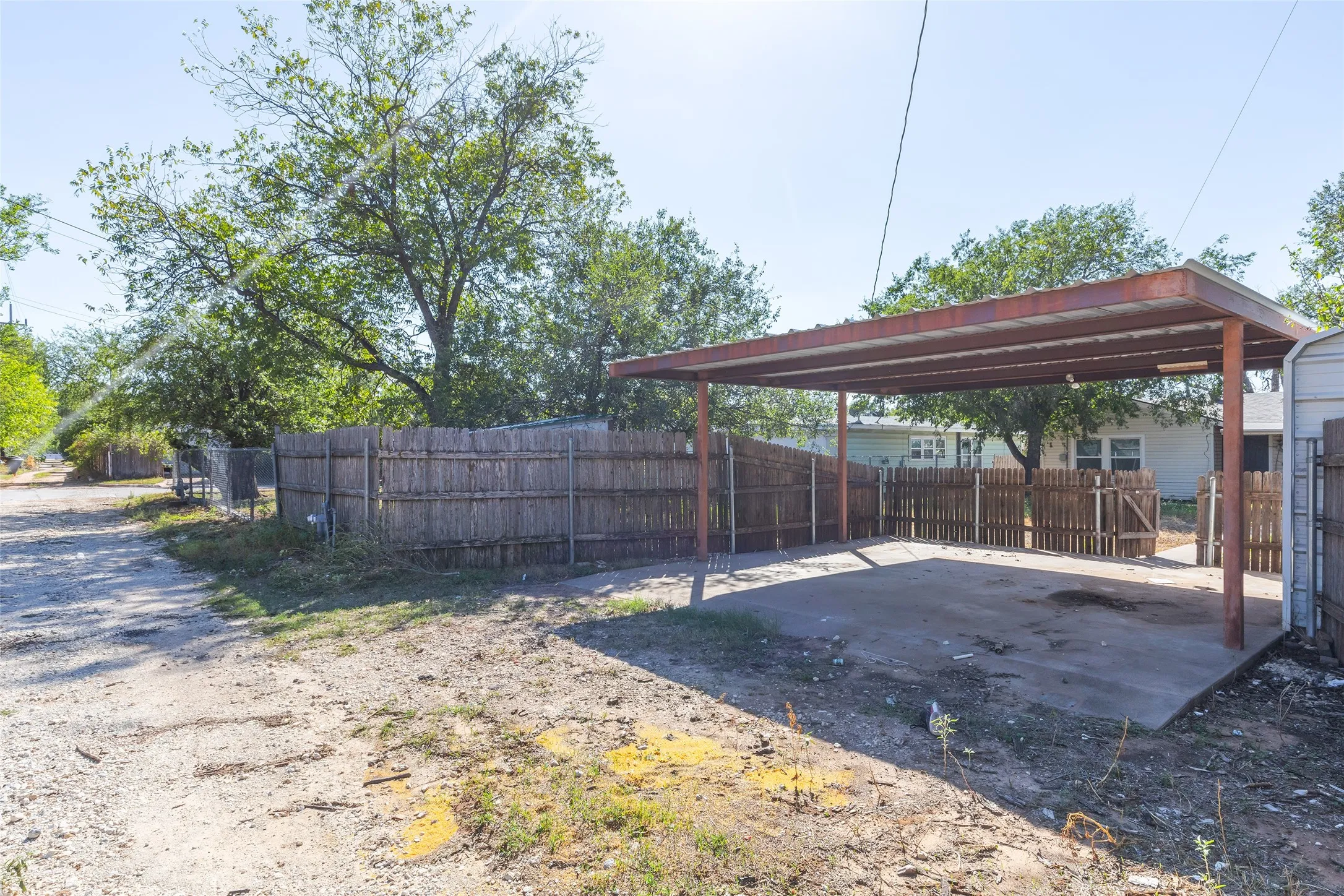 Single Family Residence For Sale in Taylor County , 1825 Marshall Street, Abilene, Texas 79605, 3 Bedroom, 1 Bathroom, Garage spaces, 1,075 Sqft, built in 1950, mls#21408614, Real Estate Agent in Abilene, Homes For Sale in Taylor county, Homes For Sale in Abilene, Realtor in Abilene Texas, Real Estate Brokerage Independent Realty Texas, Luminita Cordes Realtor