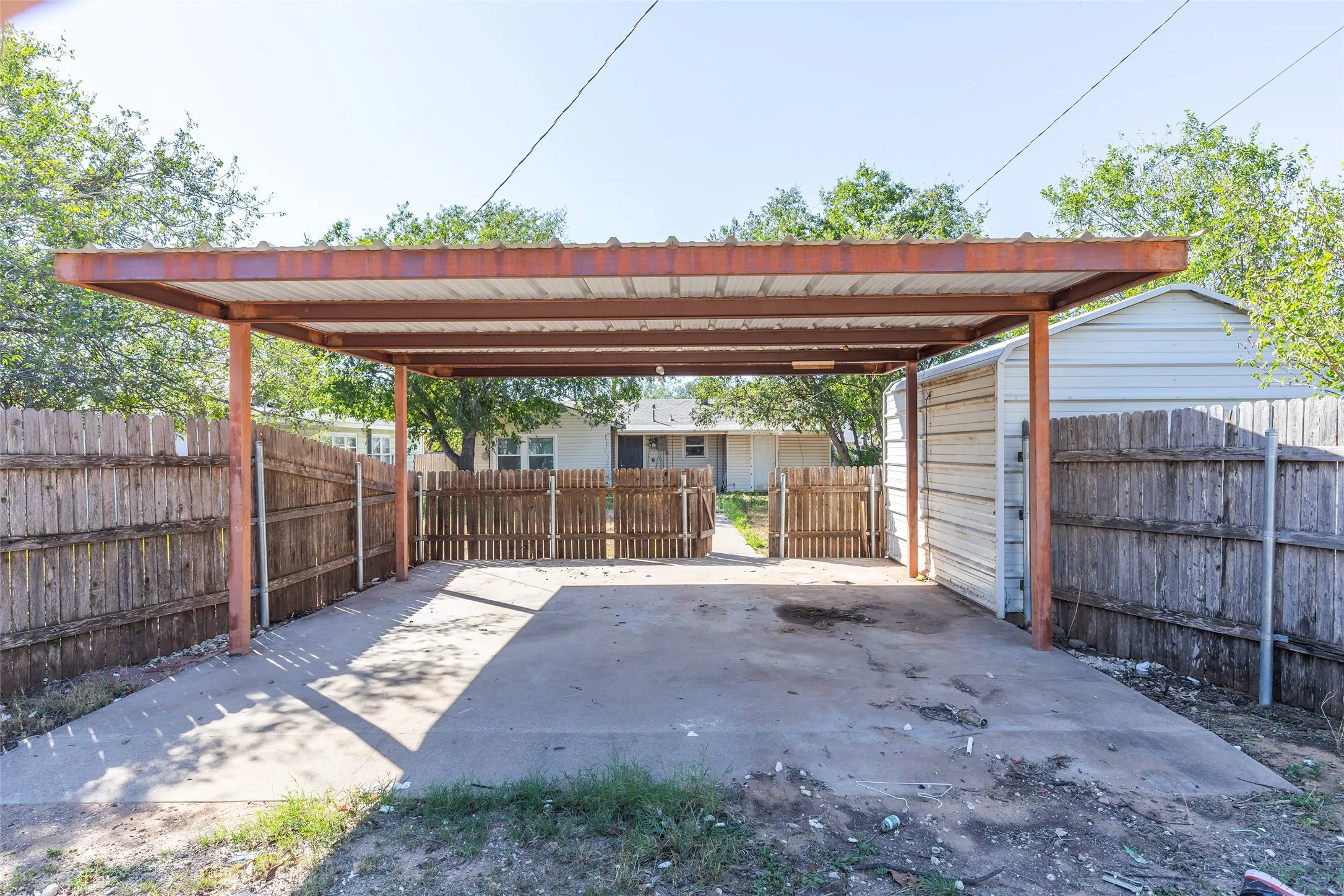 Single Family Residence For Sale in Taylor County , 1825 Marshall Street, Abilene, Texas 79605, 3 Bedroom, 1 Bathroom, Garage spaces, 1,075 Sqft, built in 1950, mls#21408614, Real Estate Agent in Abilene, Homes For Sale in Taylor county, Homes For Sale in Abilene, Realtor in Abilene Texas, Real Estate Brokerage Independent Realty Texas, Luminita Cordes Realtor