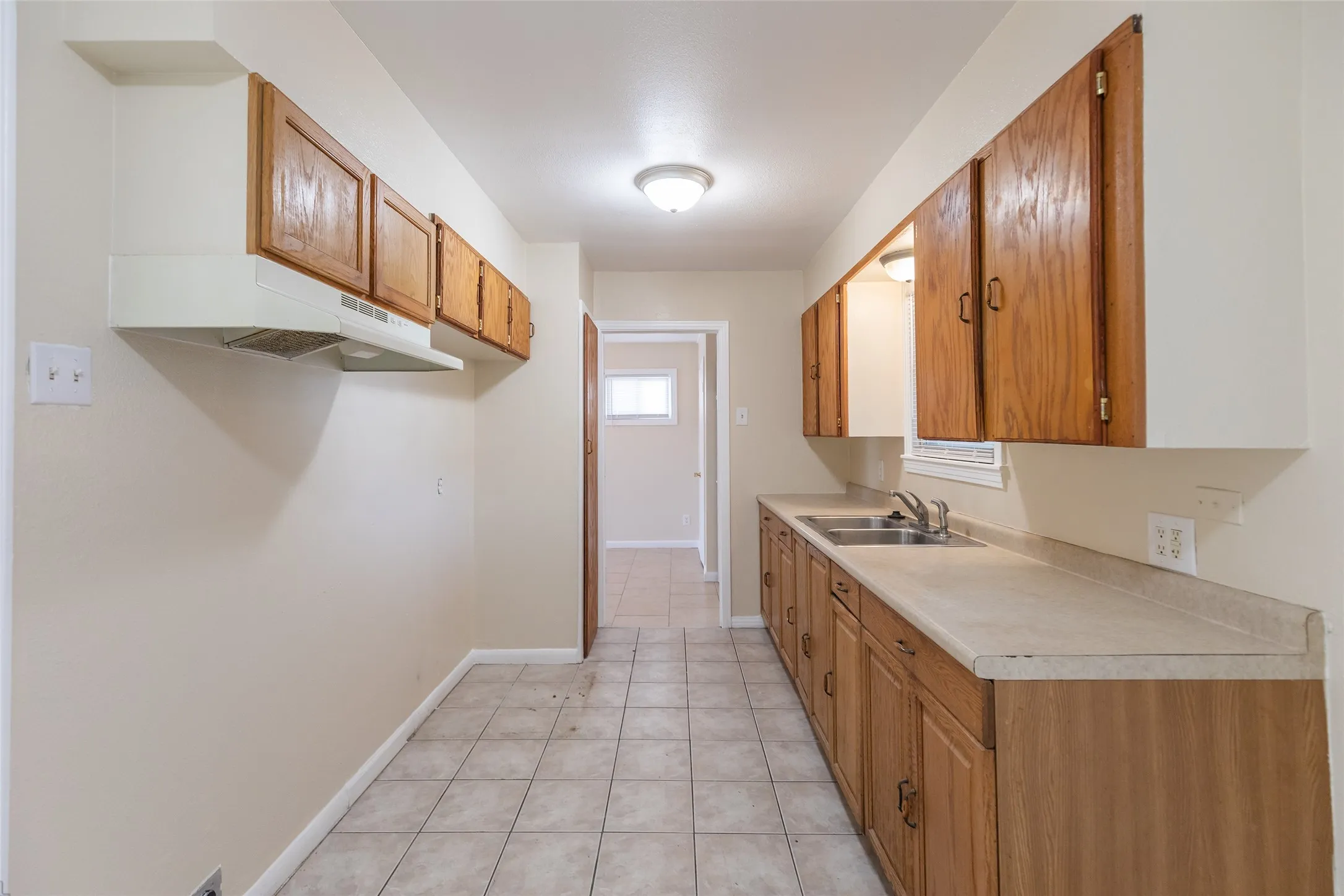 Single Family Residence For Sale in Taylor County , 1825 Marshall Street, Abilene, Texas 79605, 3 Bedroom, 1 Bathroom, Garage spaces, 1,075 Sqft, built in 1950, mls#21408614, Real Estate Agent in Abilene, Homes For Sale in Taylor county, Homes For Sale in Abilene, Realtor in Abilene Texas, Real Estate Brokerage Independent Realty Texas, Luminita Cordes Realtor