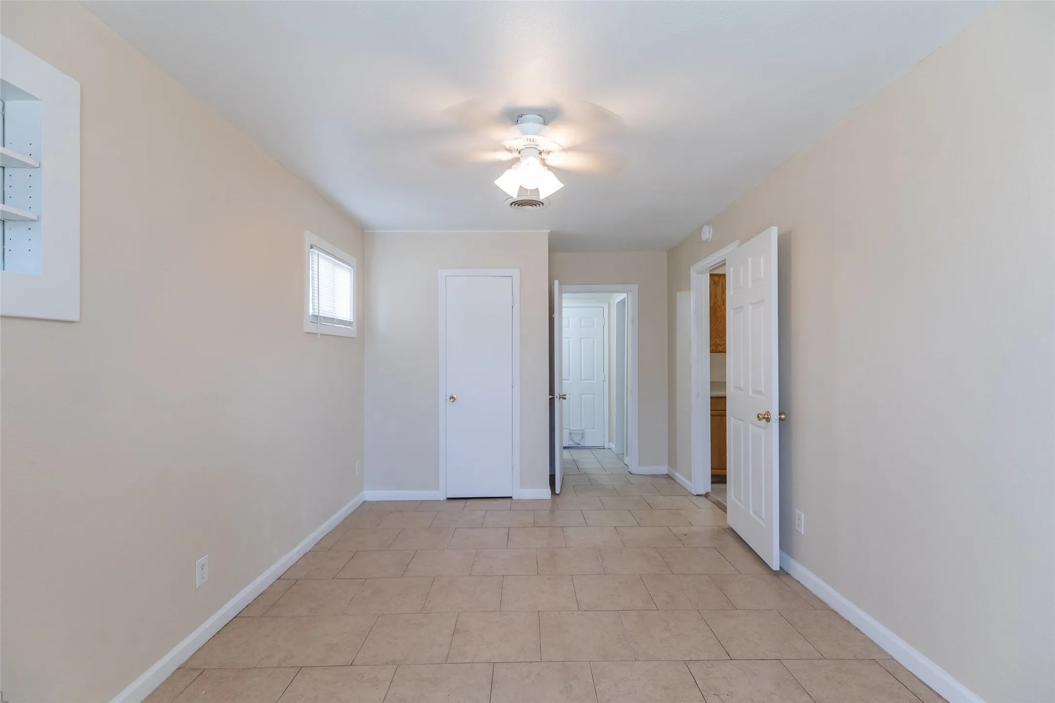 Single Family Residence For Sale in Taylor County , 1825 Marshall Street, Abilene, Texas 79605, 3 Bedroom, 1 Bathroom, Garage spaces, 1,075 Sqft, built in 1950, mls#21408614, Real Estate Agent in Abilene, Homes For Sale in Taylor county, Homes For Sale in Abilene, Realtor in Abilene Texas, Real Estate Brokerage Independent Realty Texas, Luminita Cordes Realtor