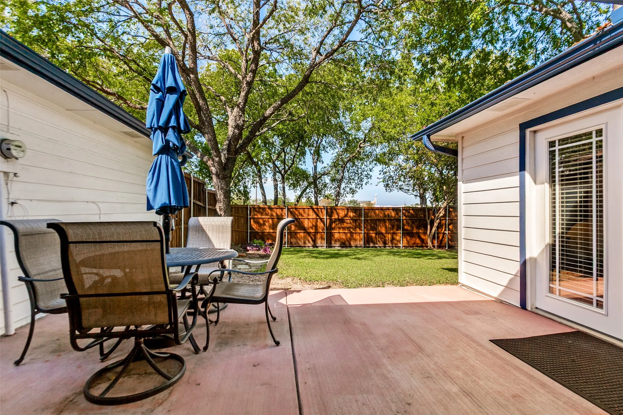 Single Family Residence For Sale in Dallas County , 1611 Barclay Drive, Richardson, Texas 75081, 3 Bedroom, 3 Bathroom, 2 Garage spaces, 2,063 Sqft, built in 1978, mls#21408798, Real Estate Agent in Richardson, Homes For Sale in Dallas county, Homes For Sale in Richardson, Realtor in Richardson Texas, Real Estate Brokerage Independent Realty Texas, Luminita Cordes Realtor