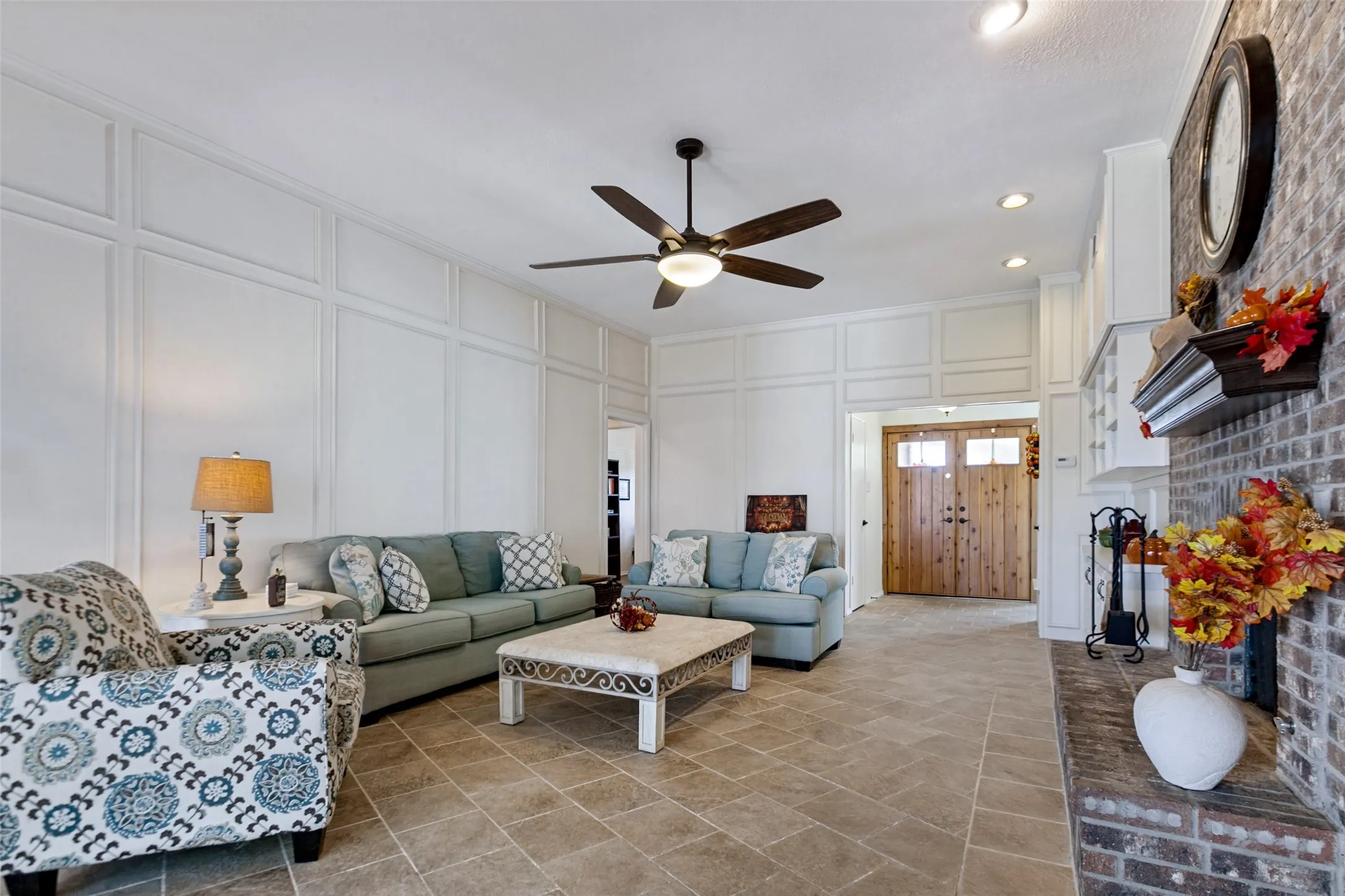 Single Family Residence For Sale in Dallas County , 1611 Barclay Drive, Richardson, Texas 75081, 3 Bedroom, 3 Bathroom, 2 Garage spaces, 2,063 Sqft, built in 1978, mls#21408798, Real Estate Agent in Richardson, Homes For Sale in Dallas county, Homes For Sale in Richardson, Realtor in Richardson Texas, Real Estate Brokerage Independent Realty Texas, Luminita Cordes Realtor
