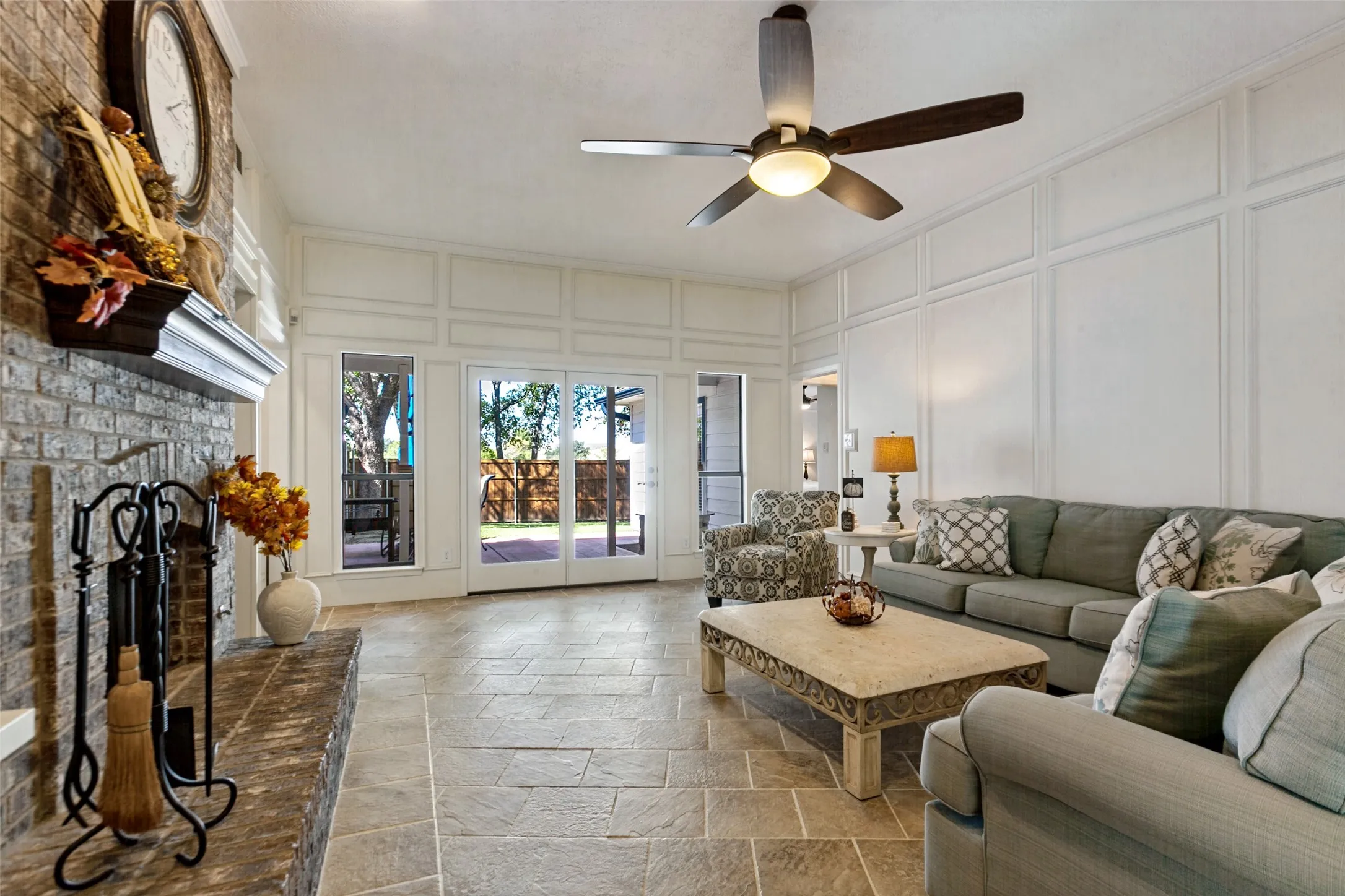 Single Family Residence For Sale in Dallas County , 1611 Barclay Drive, Richardson, Texas 75081, 3 Bedroom, 3 Bathroom, 2 Garage spaces, 2,063 Sqft, built in 1978, mls#21408798, Real Estate Agent in Richardson, Homes For Sale in Dallas county, Homes For Sale in Richardson, Realtor in Richardson Texas, Real Estate Brokerage Independent Realty Texas, Luminita Cordes Realtor