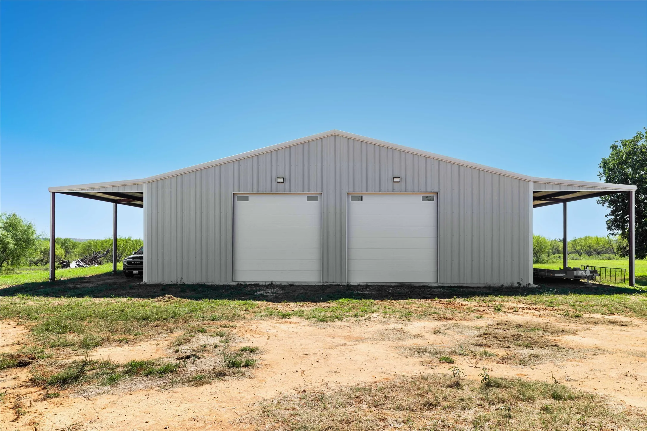 60 X 60 Metal Foam Insulated Building with septic