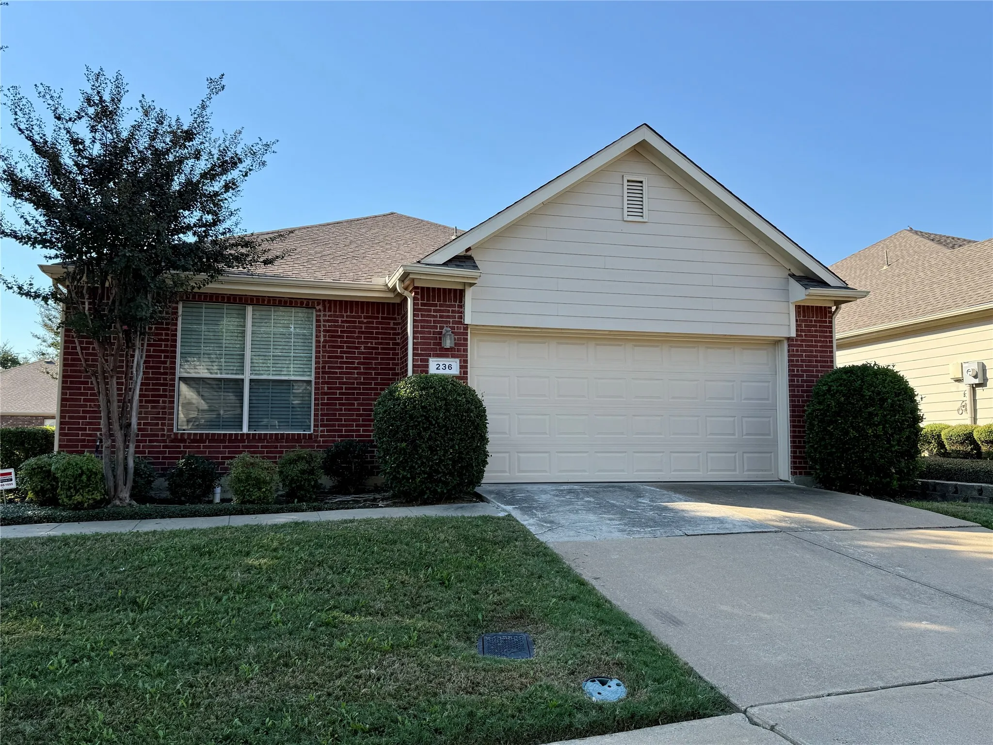 Townhouse For Sale in Denton County , 236 Bexar Drive, Lewisville, Texas 75067, 2 Bedroom, 2 Bathroom, 2 Garage spaces, 1,755 Sqft, built in 2004, mls#21408784, Real Estate Agent in Lewisville, Homes For Sale in Denton county, Homes For Sale in Lewisville, Realtor in Lewisville Texas, Real Estate Brokerage Independent Realty Texas, Luminita Cordes Realtor