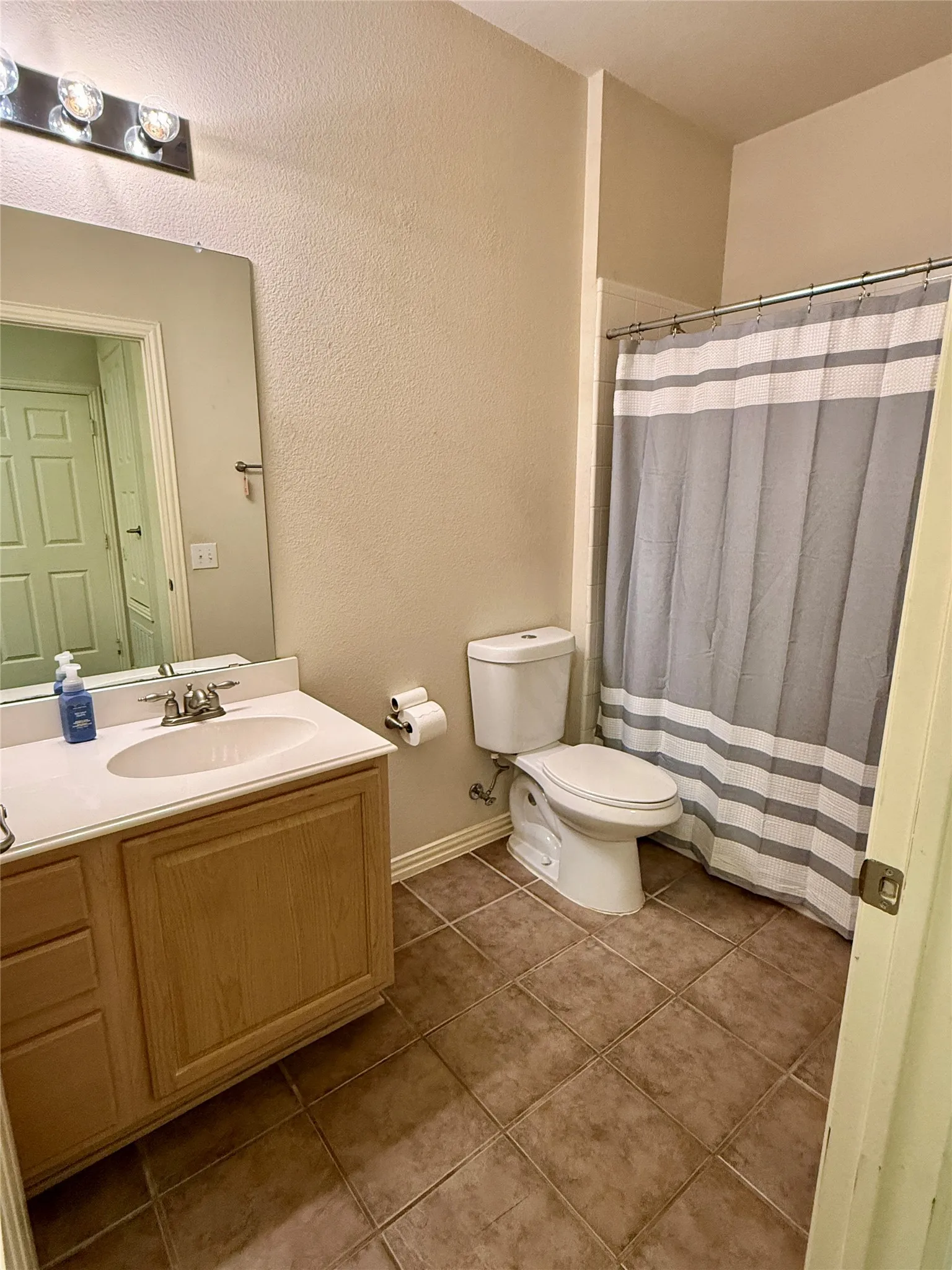 Townhouse For Sale in Denton County , 236 Bexar Drive, Lewisville, Texas 75067, 2 Bedroom, 2 Bathroom, 2 Garage spaces, 1,755 Sqft, built in 2004, mls#21408784, Real Estate Agent in Lewisville, Homes For Sale in Denton county, Homes For Sale in Lewisville, Realtor in Lewisville Texas, Real Estate Brokerage Independent Realty Texas, Luminita Cordes Realtor