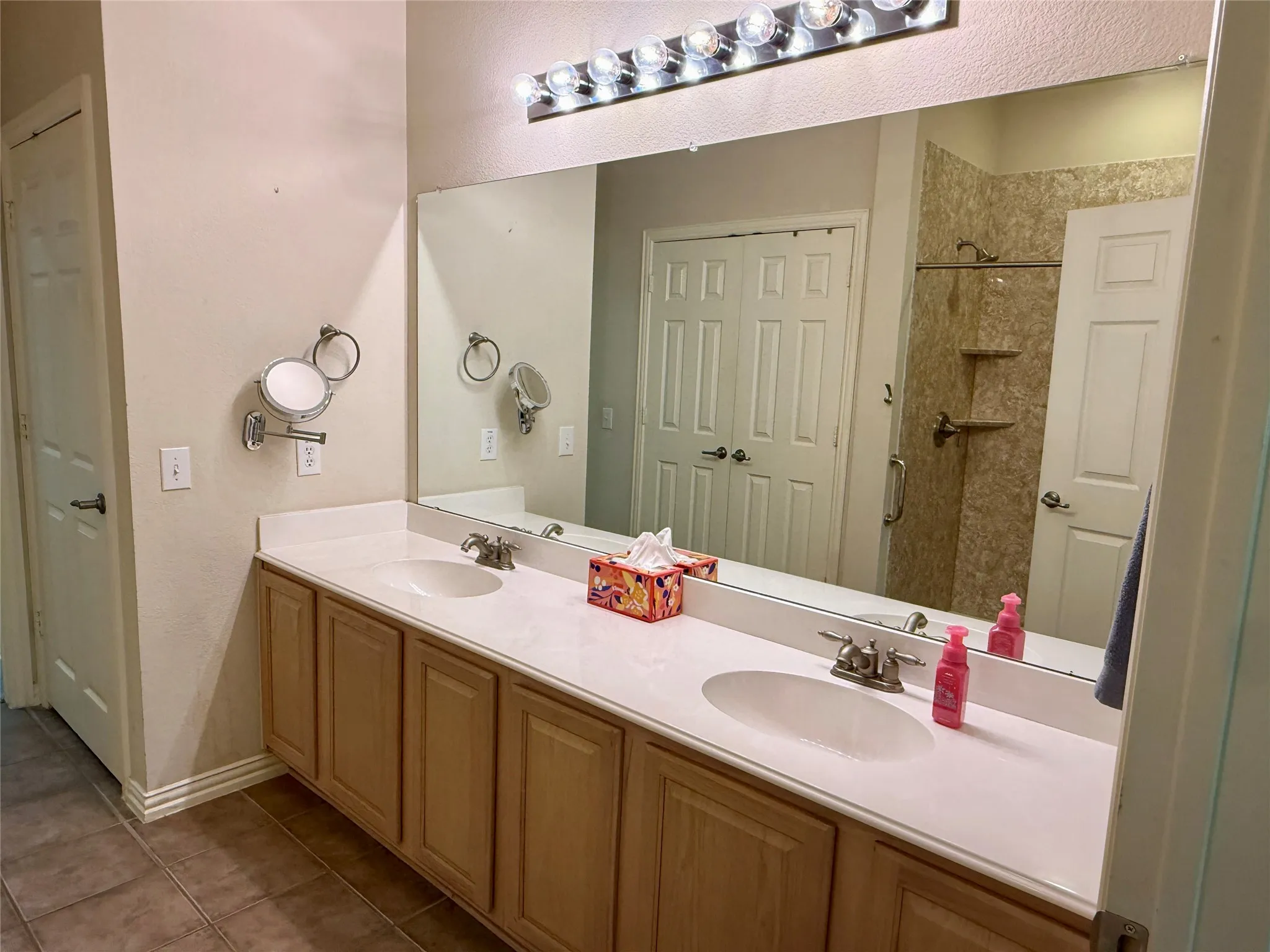 Townhouse For Sale in Denton County , 236 Bexar Drive, Lewisville, Texas 75067, 2 Bedroom, 2 Bathroom, 2 Garage spaces, 1,755 Sqft, built in 2004, mls#21408784, Real Estate Agent in Lewisville, Homes For Sale in Denton county, Homes For Sale in Lewisville, Realtor in Lewisville Texas, Real Estate Brokerage Independent Realty Texas, Luminita Cordes Realtor