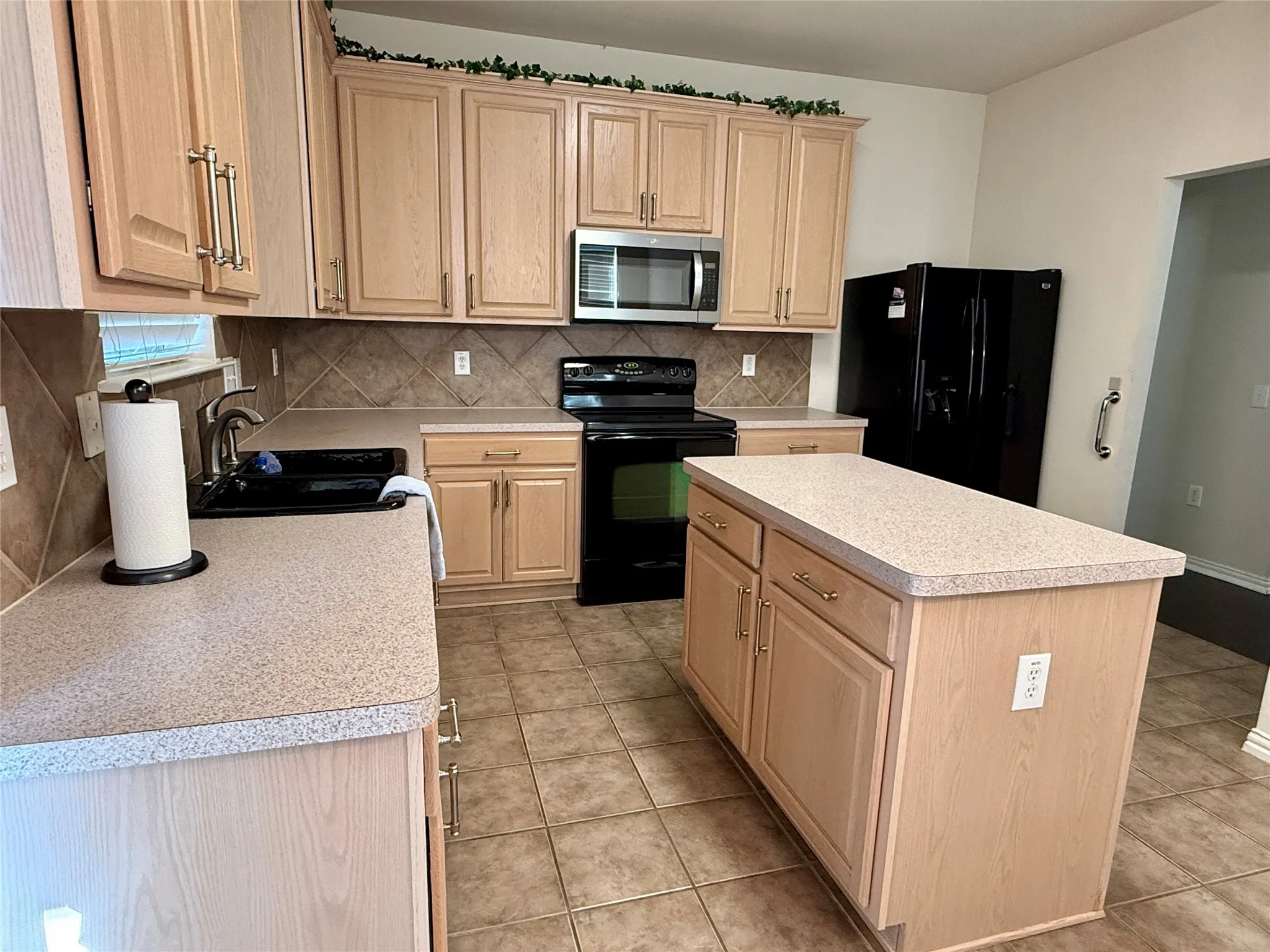 Townhouse For Sale in Denton County , 236 Bexar Drive, Lewisville, Texas 75067, 2 Bedroom, 2 Bathroom, 2 Garage spaces, 1,755 Sqft, built in 2004, mls#21408784, Real Estate Agent in Lewisville, Homes For Sale in Denton county, Homes For Sale in Lewisville, Realtor in Lewisville Texas, Real Estate Brokerage Independent Realty Texas, Luminita Cordes Realtor