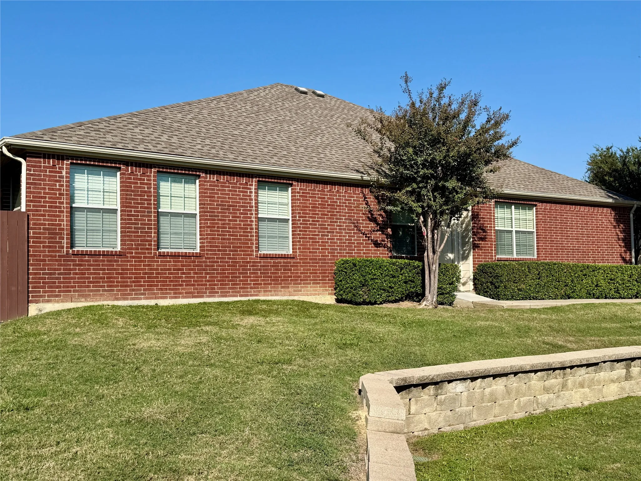Townhouse For Sale in Denton County , 236 Bexar Drive, Lewisville, Texas 75067, 2 Bedroom, 2 Bathroom, 2 Garage spaces, 1,755 Sqft, built in 2004, mls#21408784, Real Estate Agent in Lewisville, Homes For Sale in Denton county, Homes For Sale in Lewisville, Realtor in Lewisville Texas, Real Estate Brokerage Independent Realty Texas, Luminita Cordes Realtor