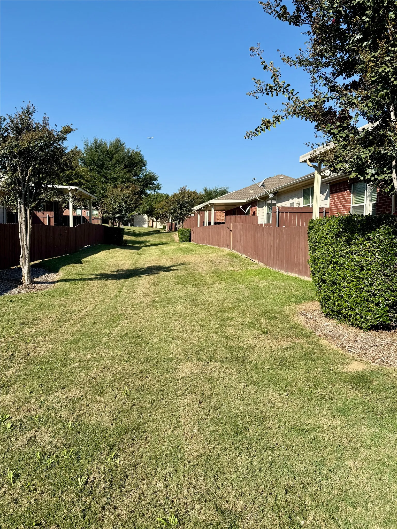 Townhouse For Sale in Denton County , 236 Bexar Drive, Lewisville, Texas 75067, 2 Bedroom, 2 Bathroom, 2 Garage spaces, 1,755 Sqft, built in 2004, mls#21408784, Real Estate Agent in Lewisville, Homes For Sale in Denton county, Homes For Sale in Lewisville, Realtor in Lewisville Texas, Real Estate Brokerage Independent Realty Texas, Luminita Cordes Realtor