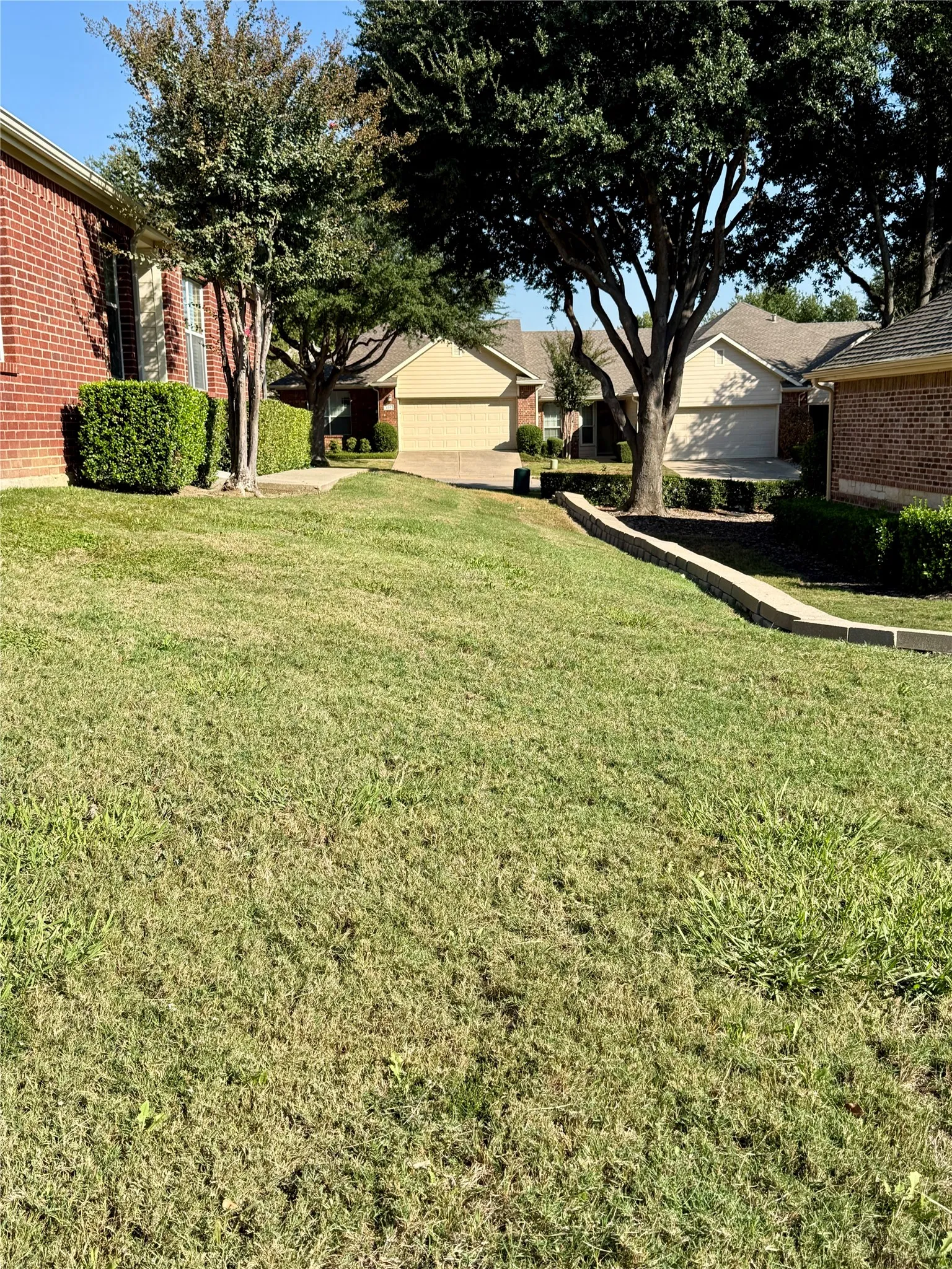 Townhouse For Sale in Denton County , 236 Bexar Drive, Lewisville, Texas 75067, 2 Bedroom, 2 Bathroom, 2 Garage spaces, 1,755 Sqft, built in 2004, mls#21408784, Real Estate Agent in Lewisville, Homes For Sale in Denton county, Homes For Sale in Lewisville, Realtor in Lewisville Texas, Real Estate Brokerage Independent Realty Texas, Luminita Cordes Realtor