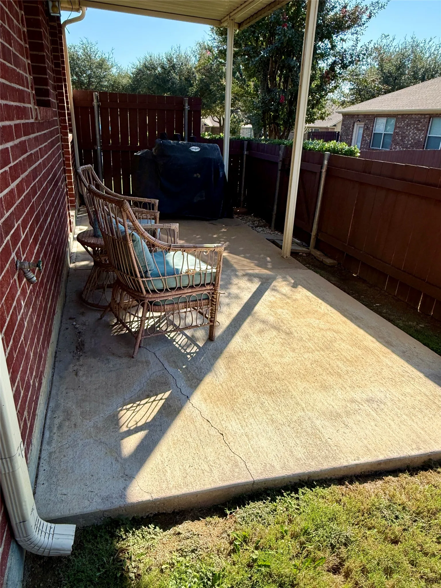 Townhouse For Sale in Denton County , 236 Bexar Drive, Lewisville, Texas 75067, 2 Bedroom, 2 Bathroom, 2 Garage spaces, 1,755 Sqft, built in 2004, mls#21408784, Real Estate Agent in Lewisville, Homes For Sale in Denton county, Homes For Sale in Lewisville, Realtor in Lewisville Texas, Real Estate Brokerage Independent Realty Texas, Luminita Cordes Realtor