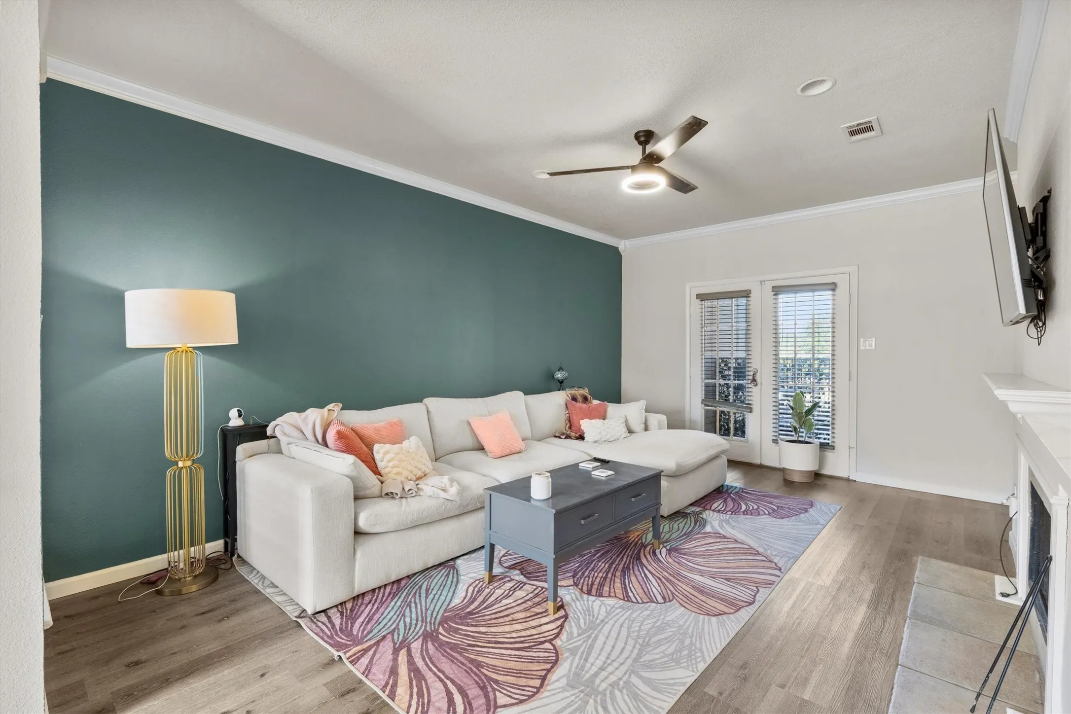 Condominium For Rent in Dallas County , 3550 Country Square Drive 111, Carrollton, Texas 75006, 2 Bedroom, 2 Bathroom, Garage spaces, 1,026 Sqft, built in 1982, mls#21408808, Real Estate Agent in Carrollton, Homes For Rent in Dallas county, Homes For Rent in Carrollton, Realtor in Carrollton Texas, Real Estate Brokerage Independent Realty Texas, Luminita Cordes Realtor