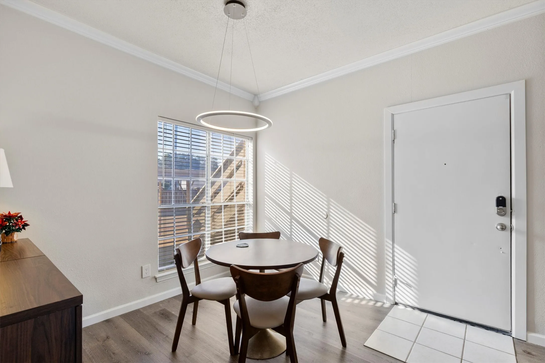 Condominium For Rent in Dallas County , 3550 Country Square Drive 111, Carrollton, Texas 75006, 2 Bedroom, 2 Bathroom, Garage spaces, 1,026 Sqft, built in 1982, mls#21408808, Real Estate Agent in Carrollton, Homes For Rent in Dallas county, Homes For Rent in Carrollton, Realtor in Carrollton Texas, Real Estate Brokerage Independent Realty Texas, Luminita Cordes Realtor