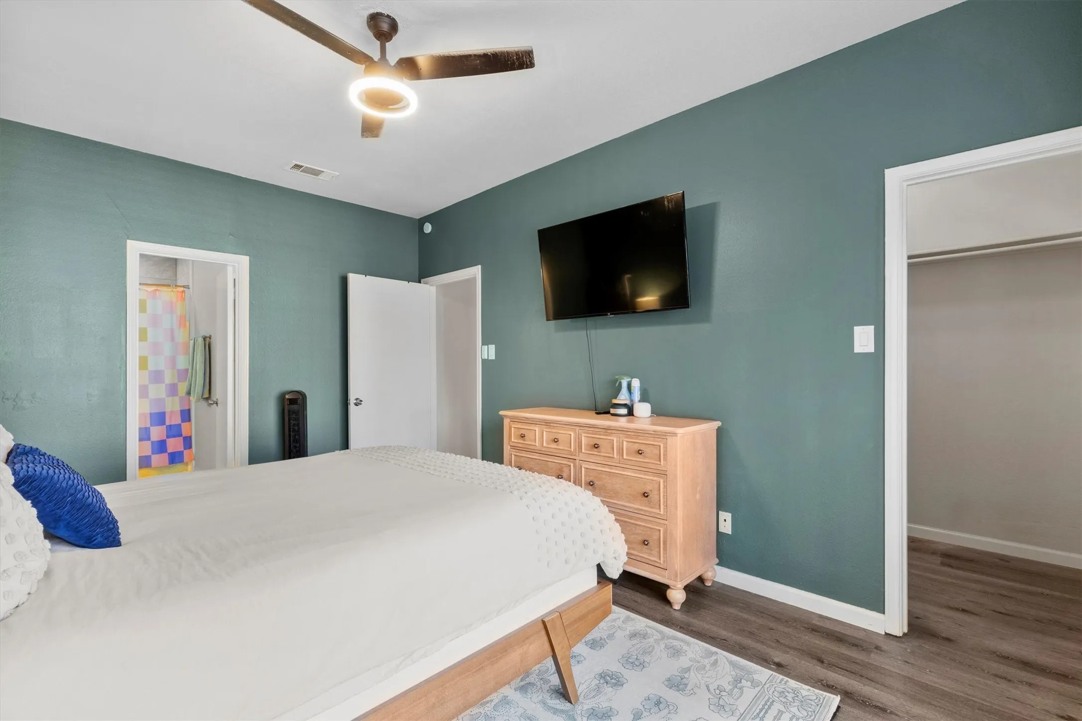 Condominium For Rent in Dallas County , 3550 Country Square Drive 111, Carrollton, Texas 75006, 2 Bedroom, 2 Bathroom, Garage spaces, 1,026 Sqft, built in 1982, mls#21408808, Real Estate Agent in Carrollton, Homes For Rent in Dallas county, Homes For Rent in Carrollton, Realtor in Carrollton Texas, Real Estate Brokerage Independent Realty Texas, Luminita Cordes Realtor