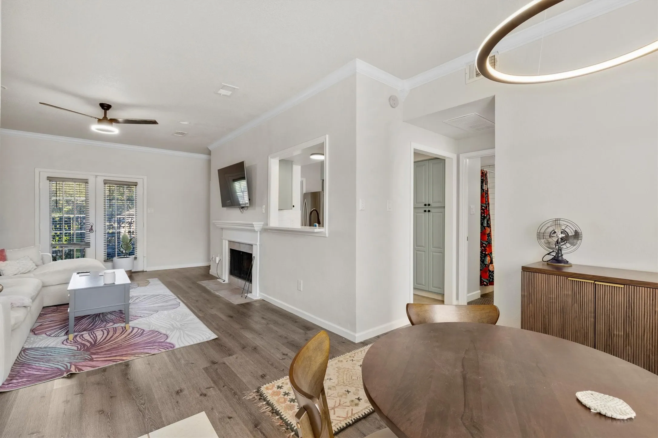 Condominium For Rent in Dallas County , 3550 Country Square Drive 111, Carrollton, Texas 75006, 2 Bedroom, 2 Bathroom, Garage spaces, 1,026 Sqft, built in 1982, mls#21408808, Real Estate Agent in Carrollton, Homes For Rent in Dallas county, Homes For Rent in Carrollton, Realtor in Carrollton Texas, Real Estate Brokerage Independent Realty Texas, Luminita Cordes Realtor
