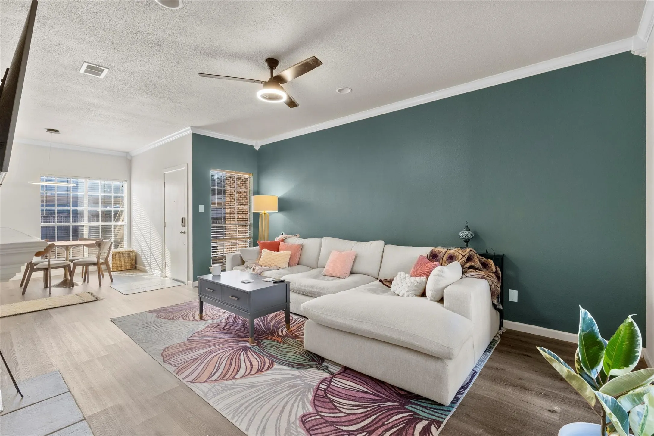 Condominium For Rent in Dallas County , 3550 Country Square Drive 111, Carrollton, Texas 75006, 2 Bedroom, 2 Bathroom, Garage spaces, 1,026 Sqft, built in 1982, mls#21408808, Real Estate Agent in Carrollton, Homes For Rent in Dallas county, Homes For Rent in Carrollton, Realtor in Carrollton Texas, Real Estate Brokerage Independent Realty Texas, Luminita Cordes Realtor