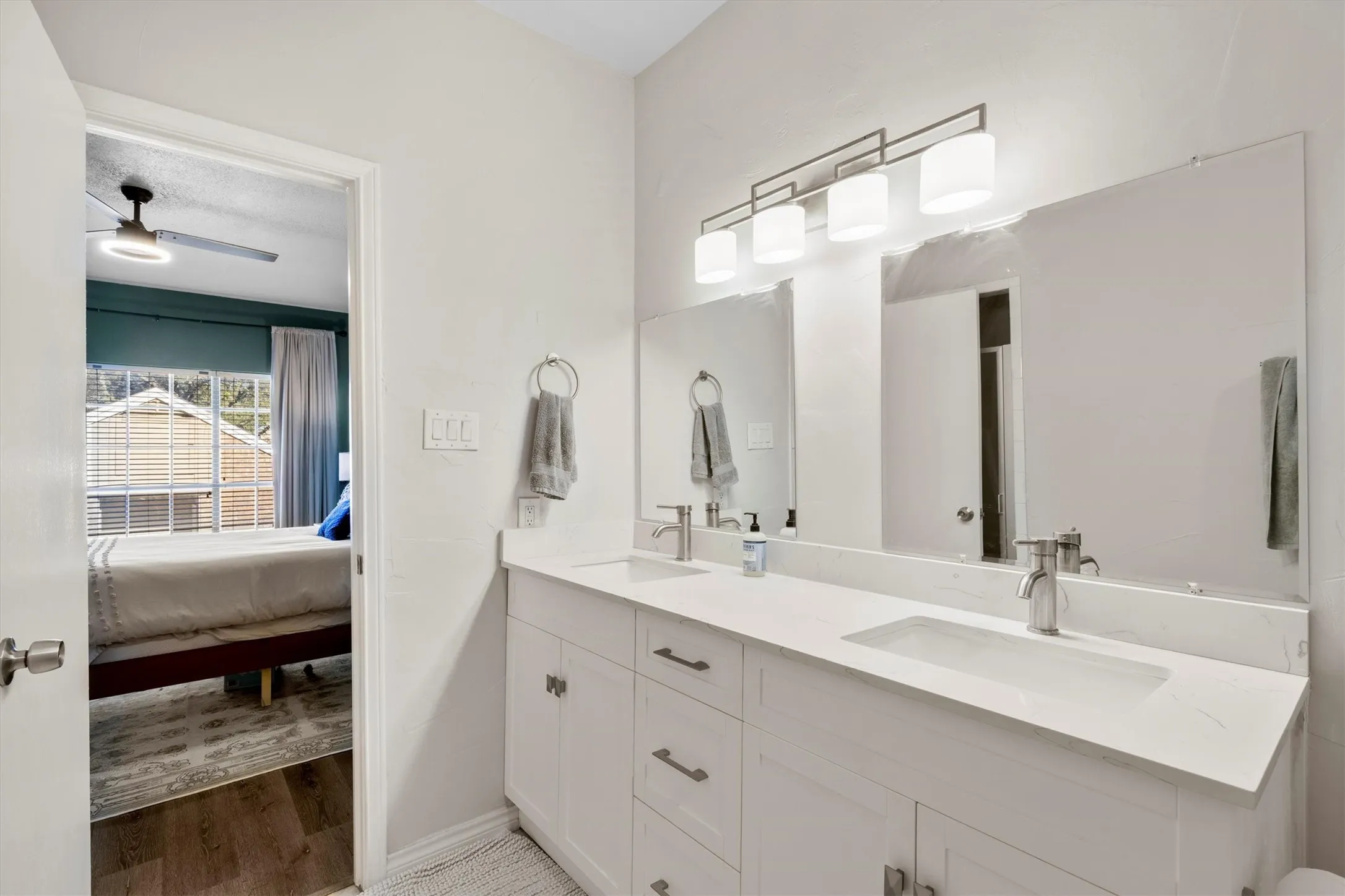 Condominium For Rent in Dallas County , 3550 Country Square Drive 111, Carrollton, Texas 75006, 2 Bedroom, 2 Bathroom, Garage spaces, 1,026 Sqft, built in 1982, mls#21408808, Real Estate Agent in Carrollton, Homes For Rent in Dallas county, Homes For Rent in Carrollton, Realtor in Carrollton Texas, Real Estate Brokerage Independent Realty Texas, Luminita Cordes Realtor
