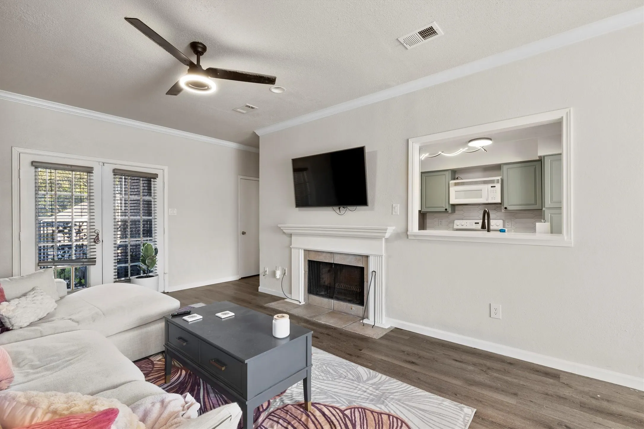 Condominium For Rent in Dallas County , 3550 Country Square Drive 111, Carrollton, Texas 75006, 2 Bedroom, 2 Bathroom, Garage spaces, 1,026 Sqft, built in 1982, mls#21408808, Real Estate Agent in Carrollton, Homes For Rent in Dallas county, Homes For Rent in Carrollton, Realtor in Carrollton Texas, Real Estate Brokerage Independent Realty Texas, Luminita Cordes Realtor