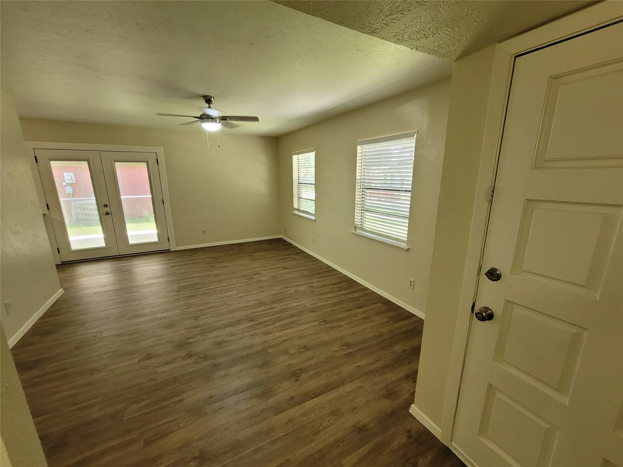 Single Family Residence For Rent in Dallas County , 2626 Dove Meadow Drive, Garland, Texas 75043, 3 Bedroom, 2 Bathroom, 2 Garage spaces, 1,314 Sqft, built in 1976, mls#21408813, Real Estate Agent in Garland, Homes For Rent in Dallas county, Homes For Rent in Garland, Realtor in Garland Texas, Real Estate Brokerage Independent Realty Texas, Luminita Cordes Realtor