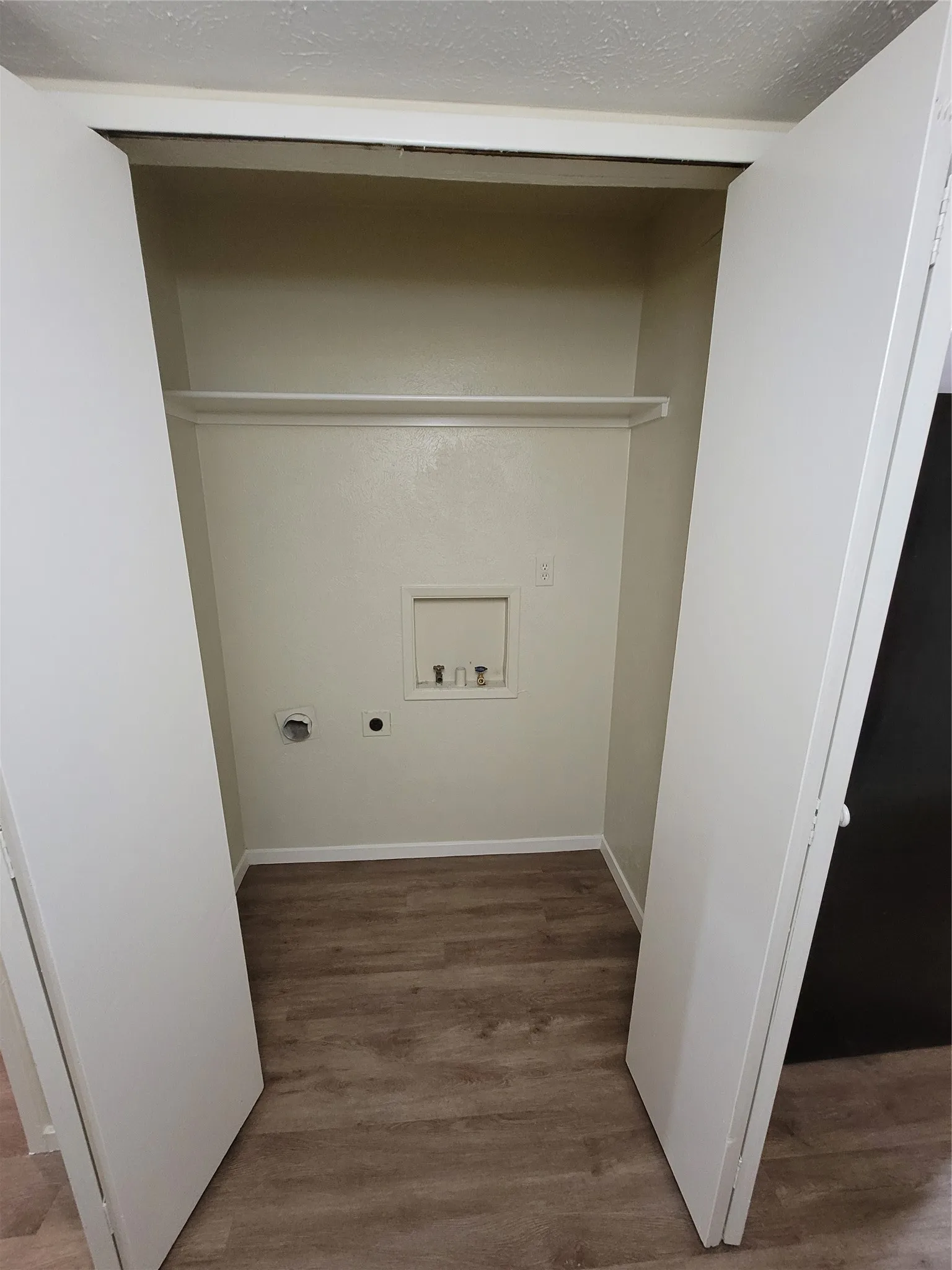 Single Family Residence For Rent in Dallas County , 2626 Dove Meadow Drive, Garland, Texas 75043, 3 Bedroom, 2 Bathroom, 2 Garage spaces, 1,314 Sqft, built in 1976, mls#21408813, Real Estate Agent in Garland, Homes For Rent in Dallas county, Homes For Rent in Garland, Realtor in Garland Texas, Real Estate Brokerage Independent Realty Texas, Luminita Cordes Realtor