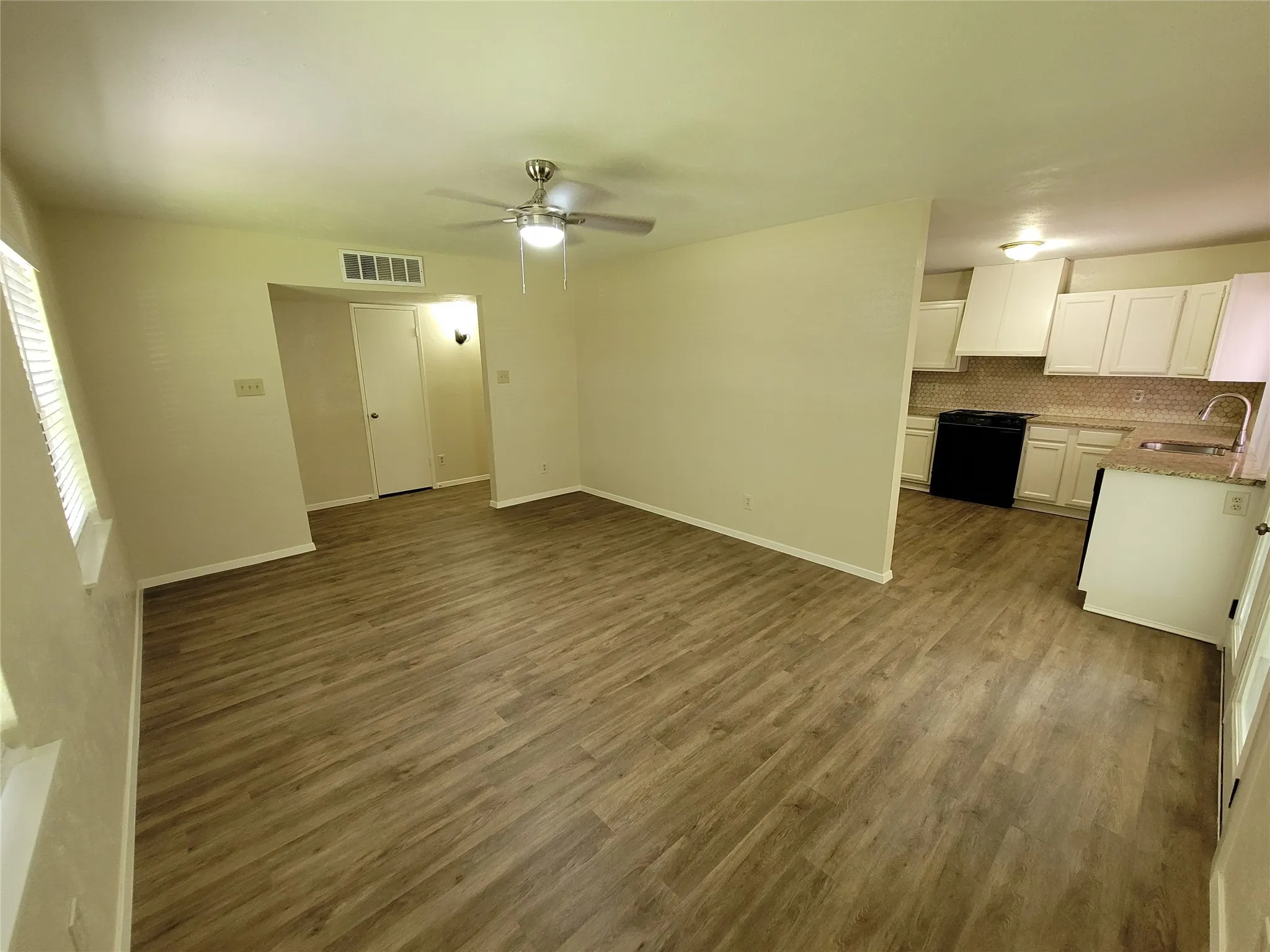 Single Family Residence For Rent in Dallas County , 2626 Dove Meadow Drive, Garland, Texas 75043, 3 Bedroom, 2 Bathroom, 2 Garage spaces, 1,314 Sqft, built in 1976, mls#21408813, Real Estate Agent in Garland, Homes For Rent in Dallas county, Homes For Rent in Garland, Realtor in Garland Texas, Real Estate Brokerage Independent Realty Texas, Luminita Cordes Realtor