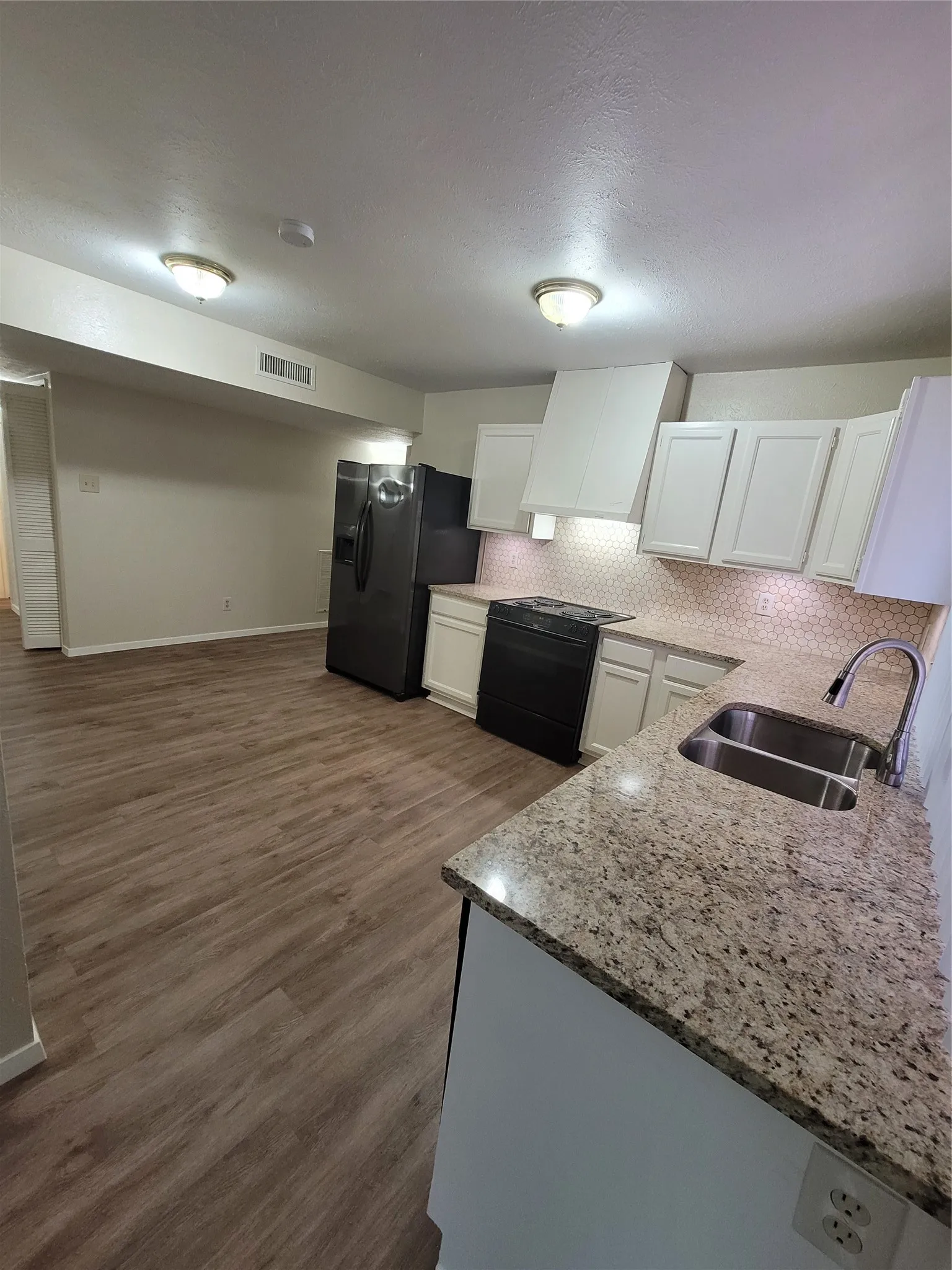 Single Family Residence For Rent in Dallas County , 2626 Dove Meadow Drive, Garland, Texas 75043, 3 Bedroom, 2 Bathroom, 2 Garage spaces, 1,314 Sqft, built in 1976, mls#21408813, Real Estate Agent in Garland, Homes For Rent in Dallas county, Homes For Rent in Garland, Realtor in Garland Texas, Real Estate Brokerage Independent Realty Texas, Luminita Cordes Realtor