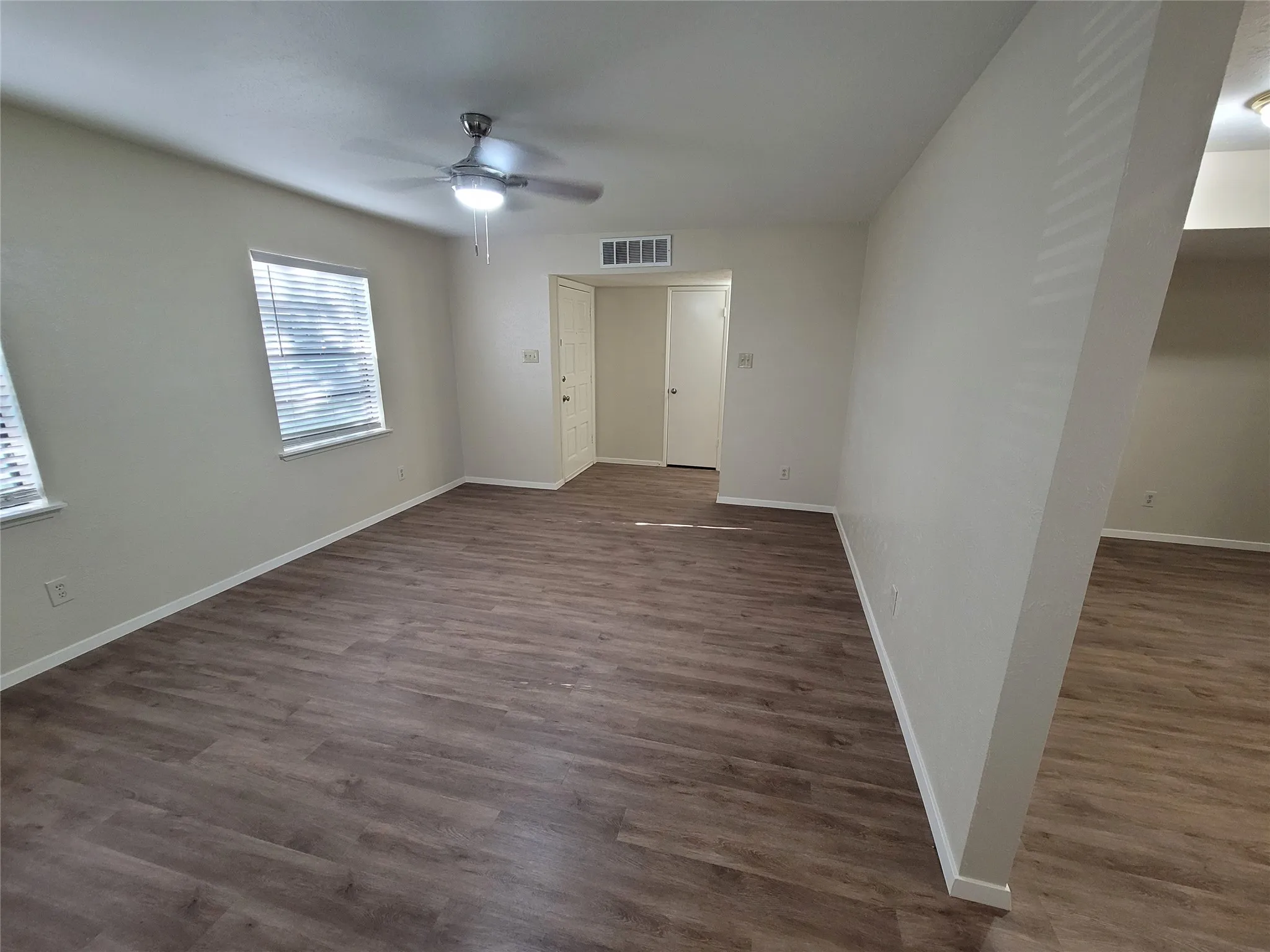 Single Family Residence For Rent in Dallas County , 2626 Dove Meadow Drive, Garland, Texas 75043, 3 Bedroom, 2 Bathroom, 2 Garage spaces, 1,314 Sqft, built in 1976, mls#21408813, Real Estate Agent in Garland, Homes For Rent in Dallas county, Homes For Rent in Garland, Realtor in Garland Texas, Real Estate Brokerage Independent Realty Texas, Luminita Cordes Realtor