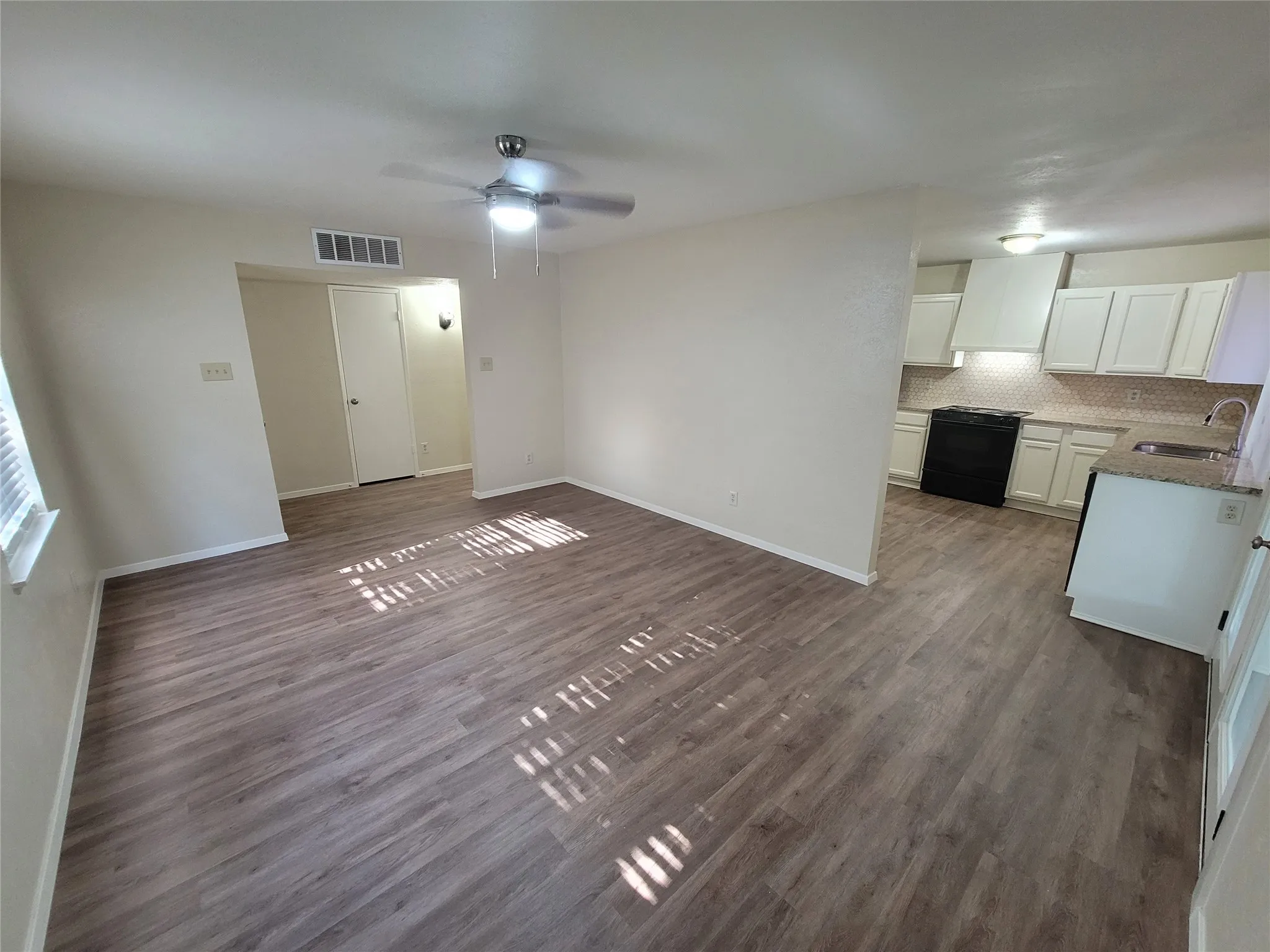 Single Family Residence For Rent in Dallas County , 2626 Dove Meadow Drive, Garland, Texas 75043, 3 Bedroom, 2 Bathroom, 2 Garage spaces, 1,314 Sqft, built in 1976, mls#21408813, Real Estate Agent in Garland, Homes For Rent in Dallas county, Homes For Rent in Garland, Realtor in Garland Texas, Real Estate Brokerage Independent Realty Texas, Luminita Cordes Realtor