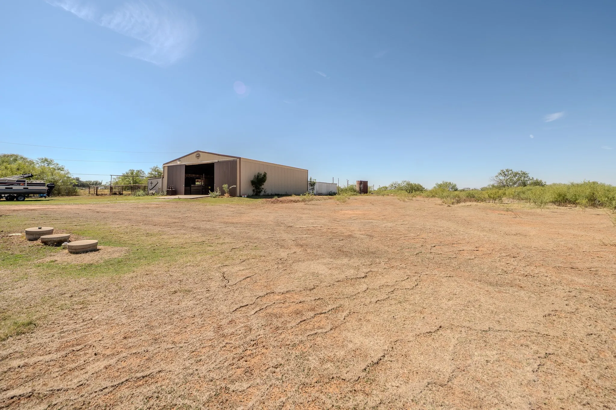 Single Family Residence For Sale in Wichita County , 5178 Navajo Trl, Wichita Falls, Texas 76310, 3 Bedroom, 2 Bathroom, 2 Garage spaces, 1,714 Sqft, built in 1977, mls#21406988, Real Estate Agent in Wichita Falls, Homes For Sale in Wichita county, Homes For Sale in Wichita Falls, Realtor in Wichita Falls Texas, Real Estate Brokerage Independent Realty Texas, Luminita Cordes Realtor