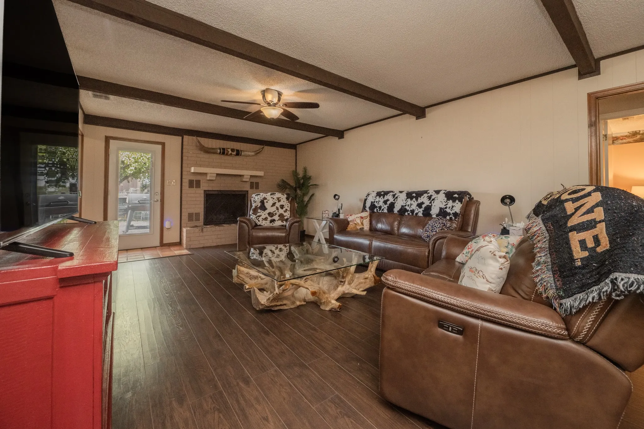 Single Family Residence For Sale in Wichita County , 5178 Navajo Trl, Wichita Falls, Texas 76310, 3 Bedroom, 2 Bathroom, 2 Garage spaces, 1,714 Sqft, built in 1977, mls#21406988, Real Estate Agent in Wichita Falls, Homes For Sale in Wichita county, Homes For Sale in Wichita Falls, Realtor in Wichita Falls Texas, Real Estate Brokerage Independent Realty Texas, Luminita Cordes Realtor