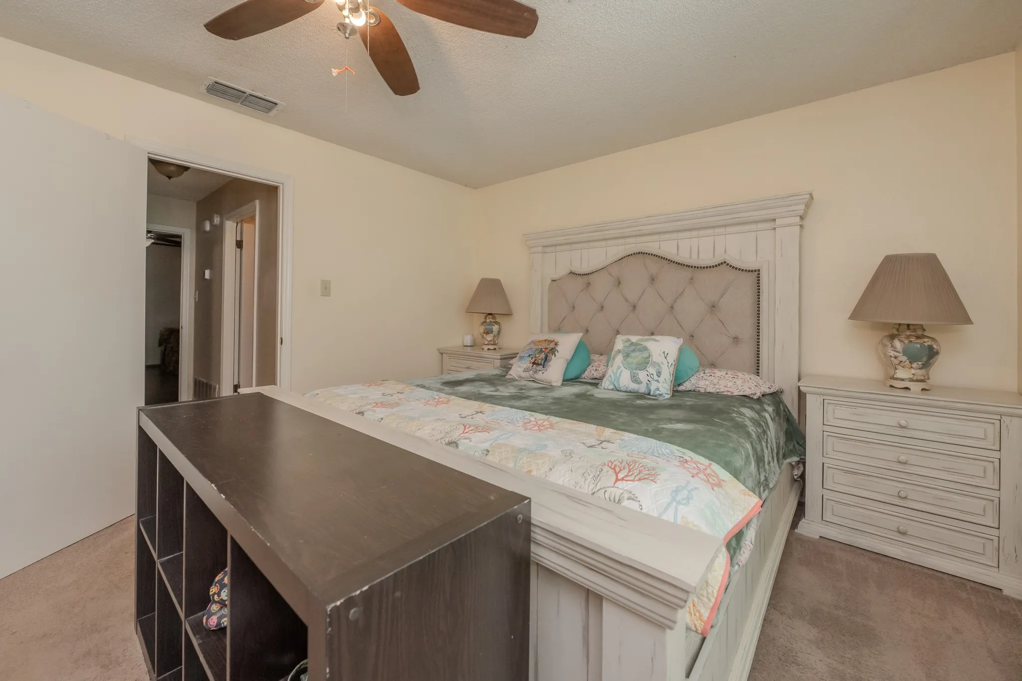 Single Family Residence For Sale in Wichita County , 5178 Navajo Trl, Wichita Falls, Texas 76310, 3 Bedroom, 2 Bathroom, 2 Garage spaces, 1,714 Sqft, built in 1977, mls#21406988, Real Estate Agent in Wichita Falls, Homes For Sale in Wichita county, Homes For Sale in Wichita Falls, Realtor in Wichita Falls Texas, Real Estate Brokerage Independent Realty Texas, Luminita Cordes Realtor