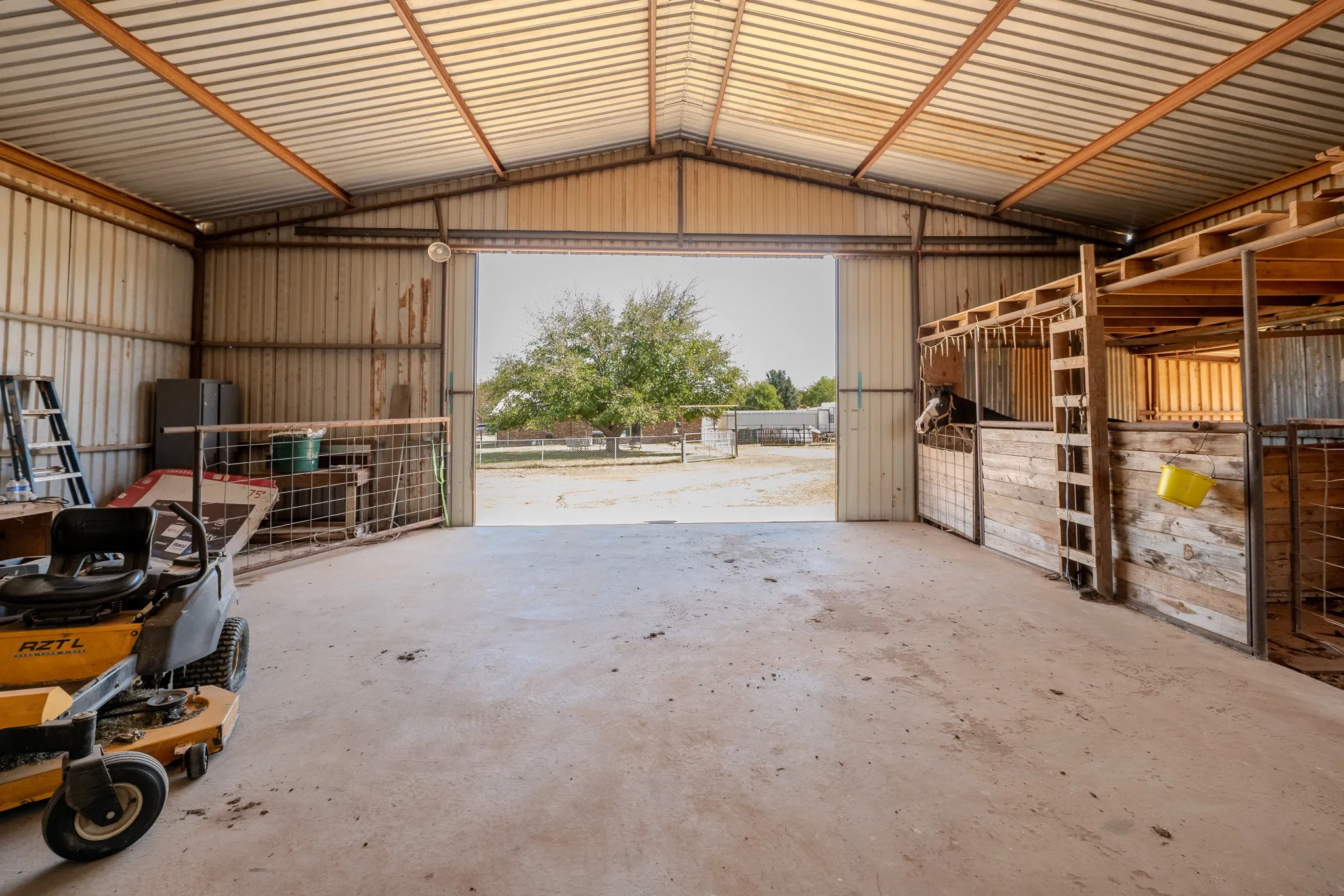 Single Family Residence For Sale in Wichita County , 5178 Navajo Trl, Wichita Falls, Texas 76310, 3 Bedroom, 2 Bathroom, 2 Garage spaces, 1,714 Sqft, built in 1977, mls#21406988, Real Estate Agent in Wichita Falls, Homes For Sale in Wichita county, Homes For Sale in Wichita Falls, Realtor in Wichita Falls Texas, Real Estate Brokerage Independent Realty Texas, Luminita Cordes Realtor